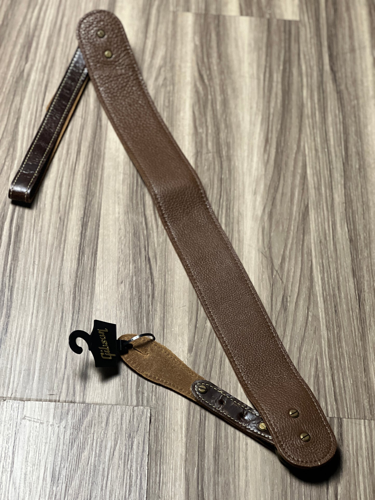 Gibson Strap Guitar The Vintage Saddle in Brown ASVS-BRN