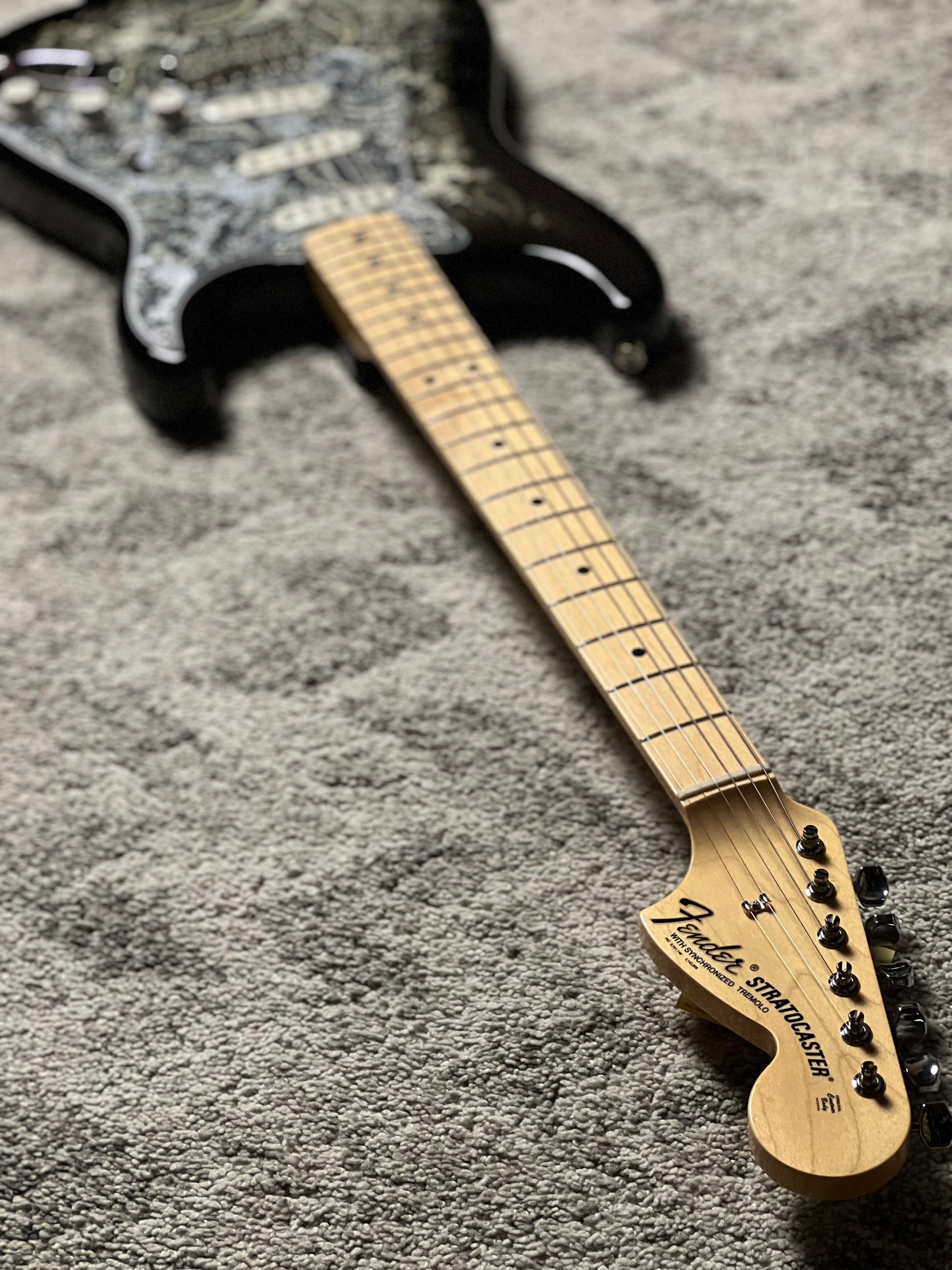 Fender MIJ Limited Stratocaster with Maple FB in Black Paisley JD26001086