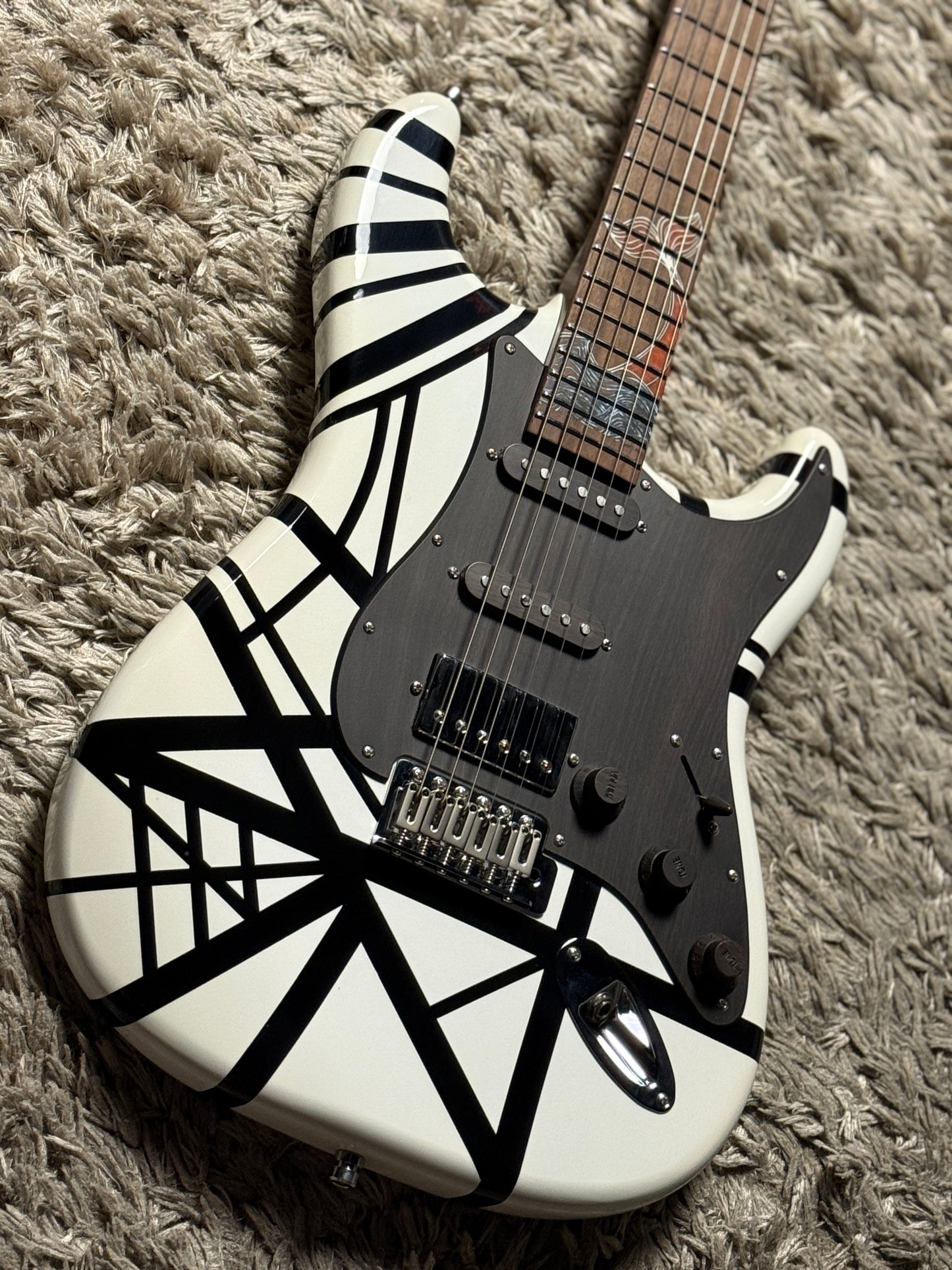 Dhatarattha Custom DST HSS in White with Black Stripes and "Whale Tail" Inlay