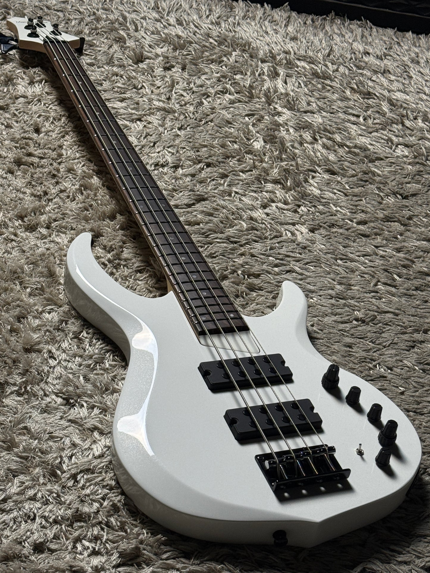 Sire Marcus Miller M2 4 String 2nd Gen Electric Bass in White Pearl