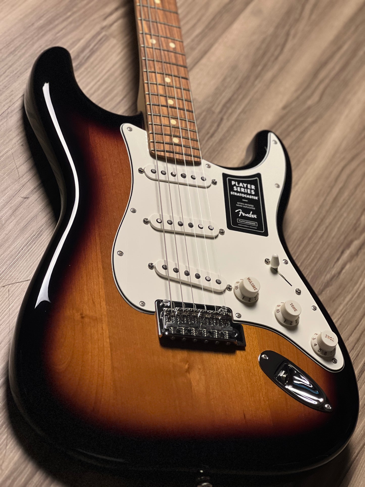 Fender Player Stratocaster and Pau Ferro FB in Anniversary 2- Color Sunburst