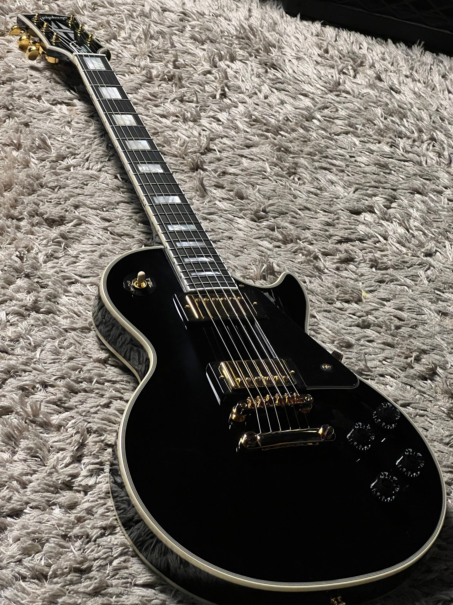 Epiphone Les Paul Custom In Ebony (inspired by Gibson Custom)