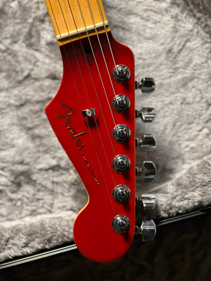 Fender American Ultra Luxe Stratocaster with Maple FB in Plasma Red Burst US210079410