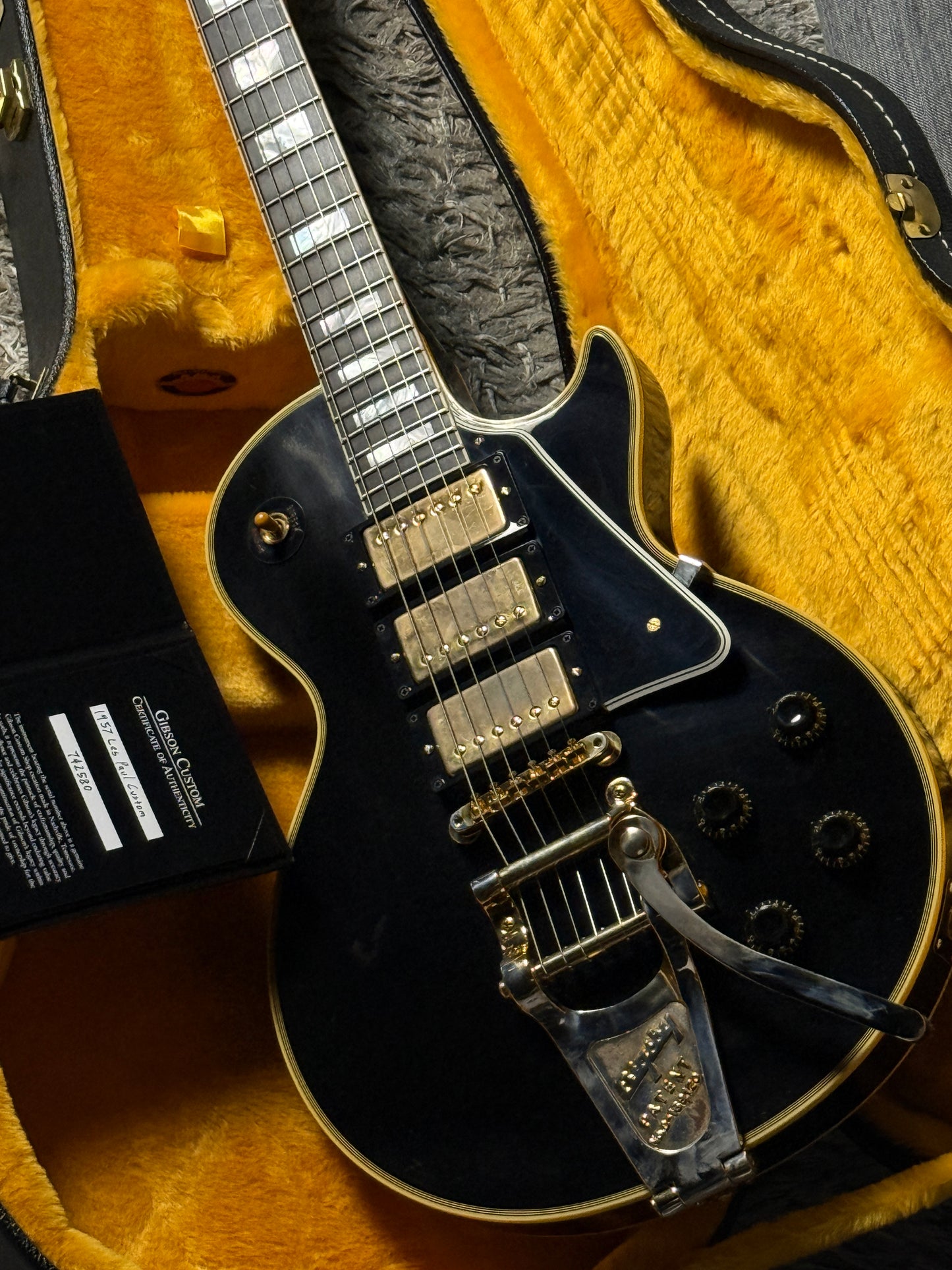 Gibson 1957 Les Paul Custom Reissue 3-Pickup Bigsby in Ebony w/Case 742580