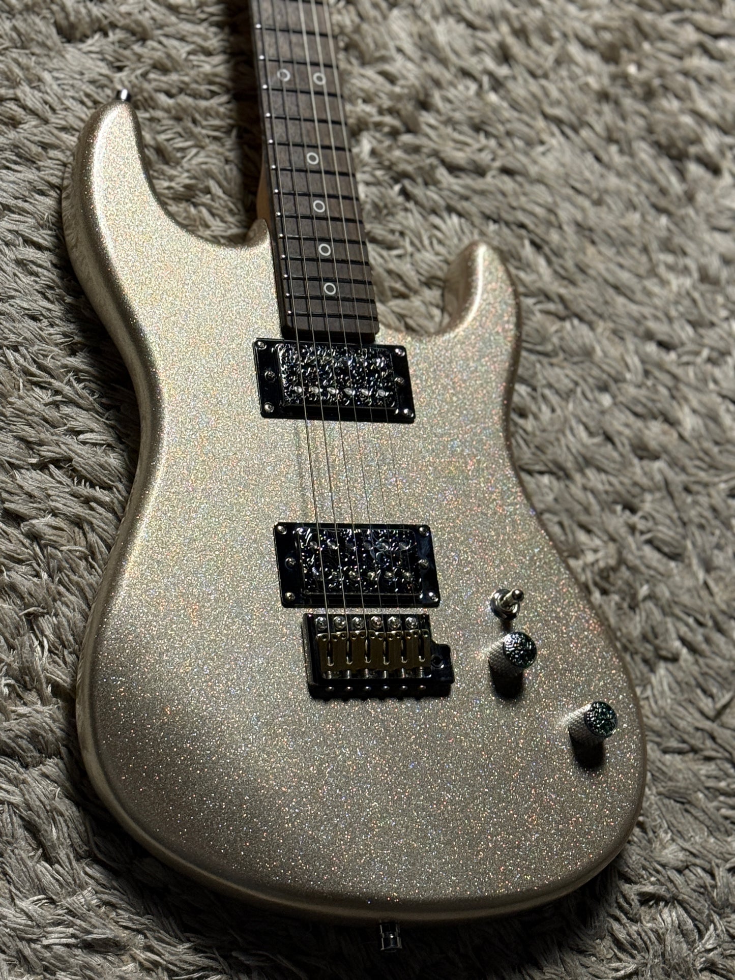 Dhatarattha Basic DST HH in Gold Sparkle with Rosewood FB