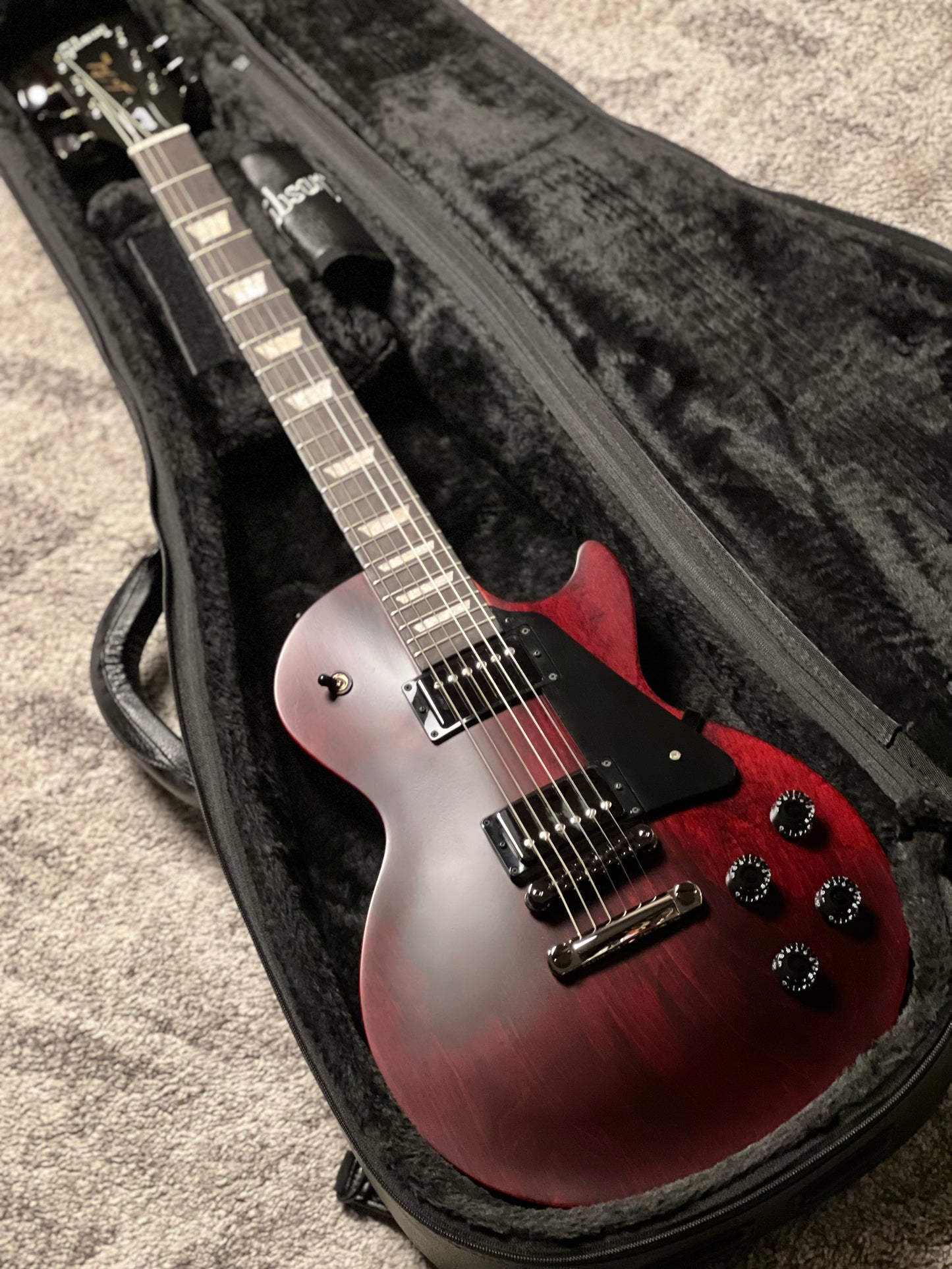 Gibson Les Paul Modern Studio in Wine Red Satin 215240177