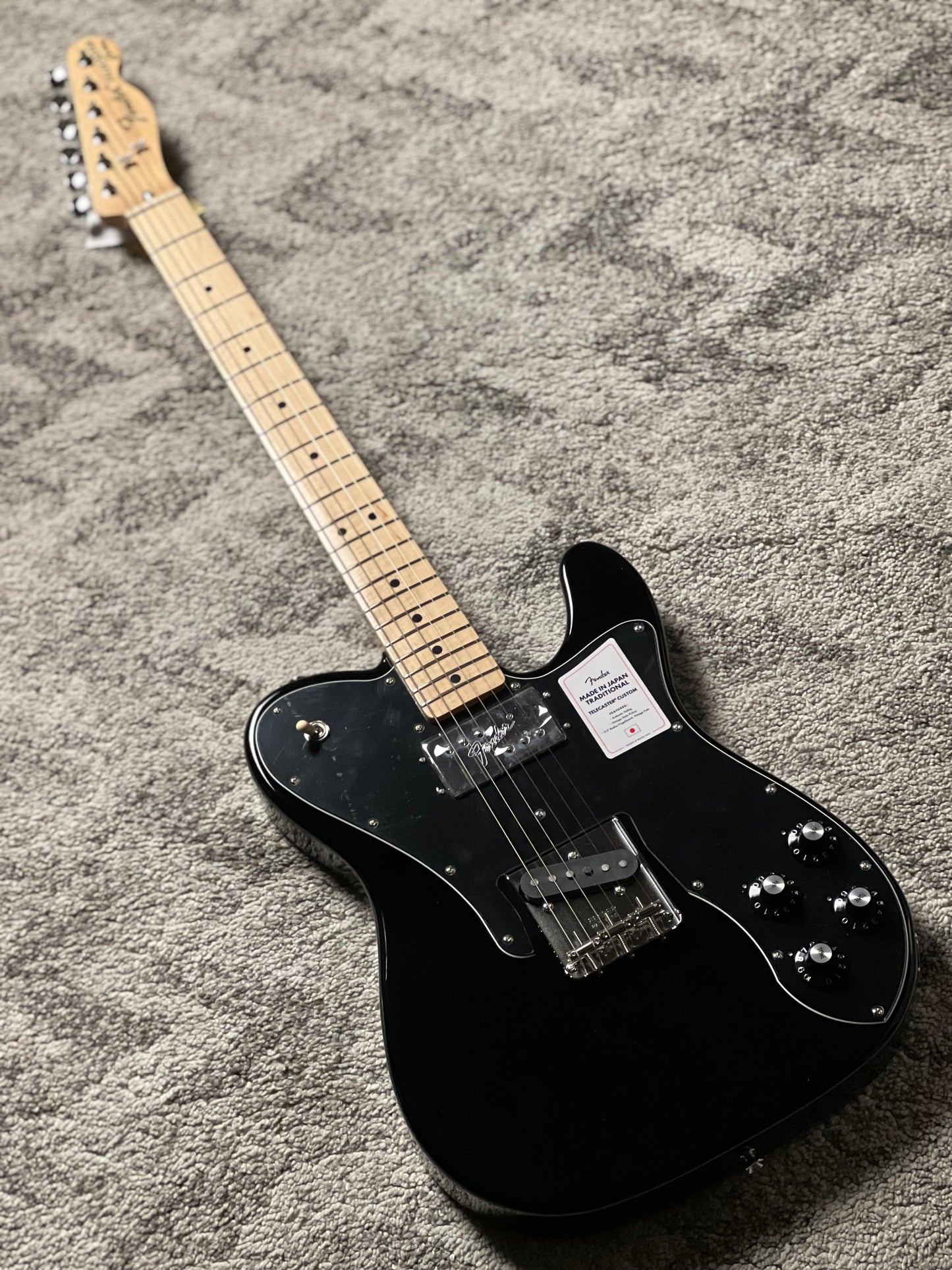 Fender Japan Traditional II 70s Telecaster Custom with Maple FB in Black JD26002622