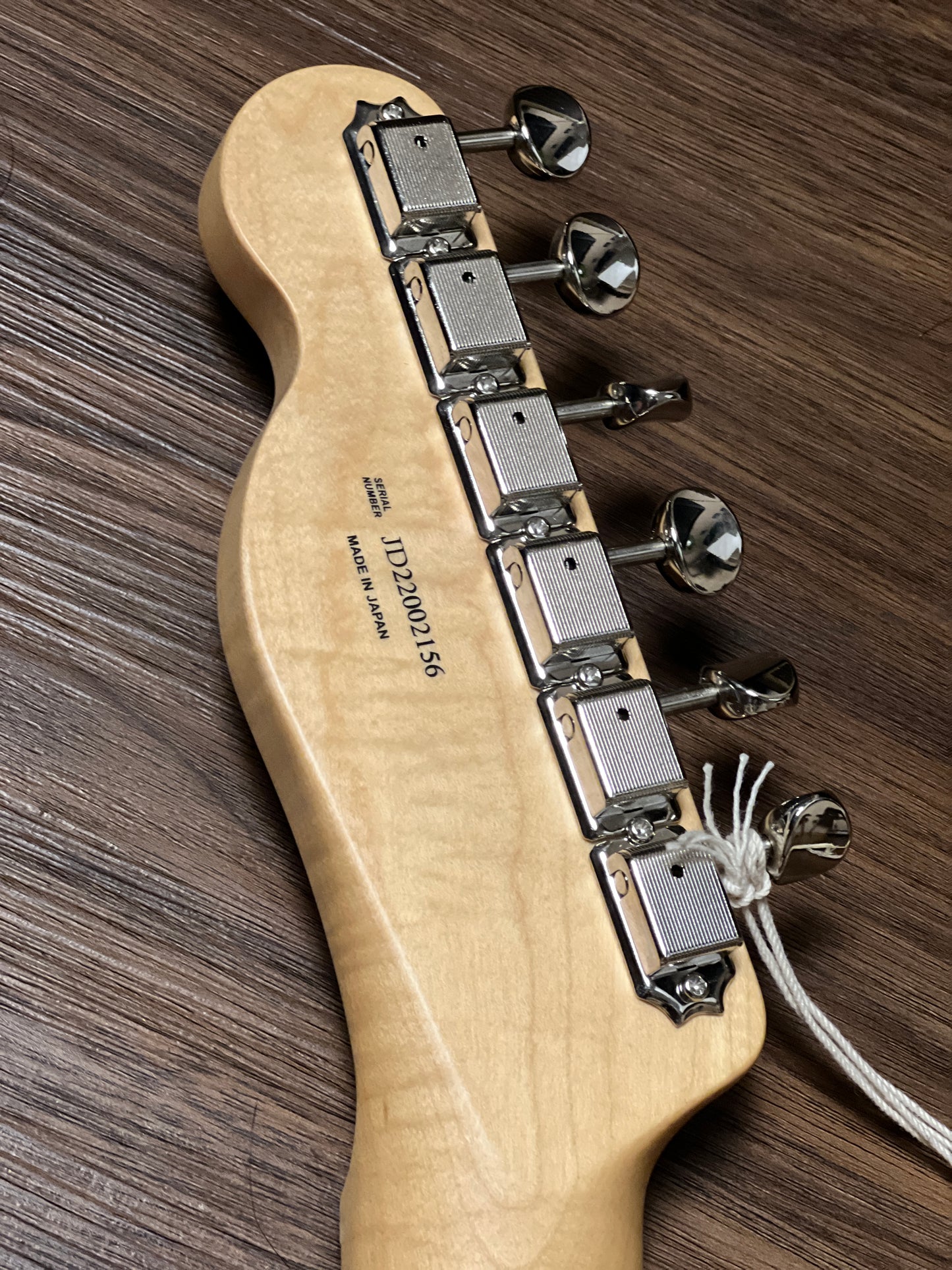 Fender Japan Hybrid II Telecaster พร้อม Maple FB สี Modena Red