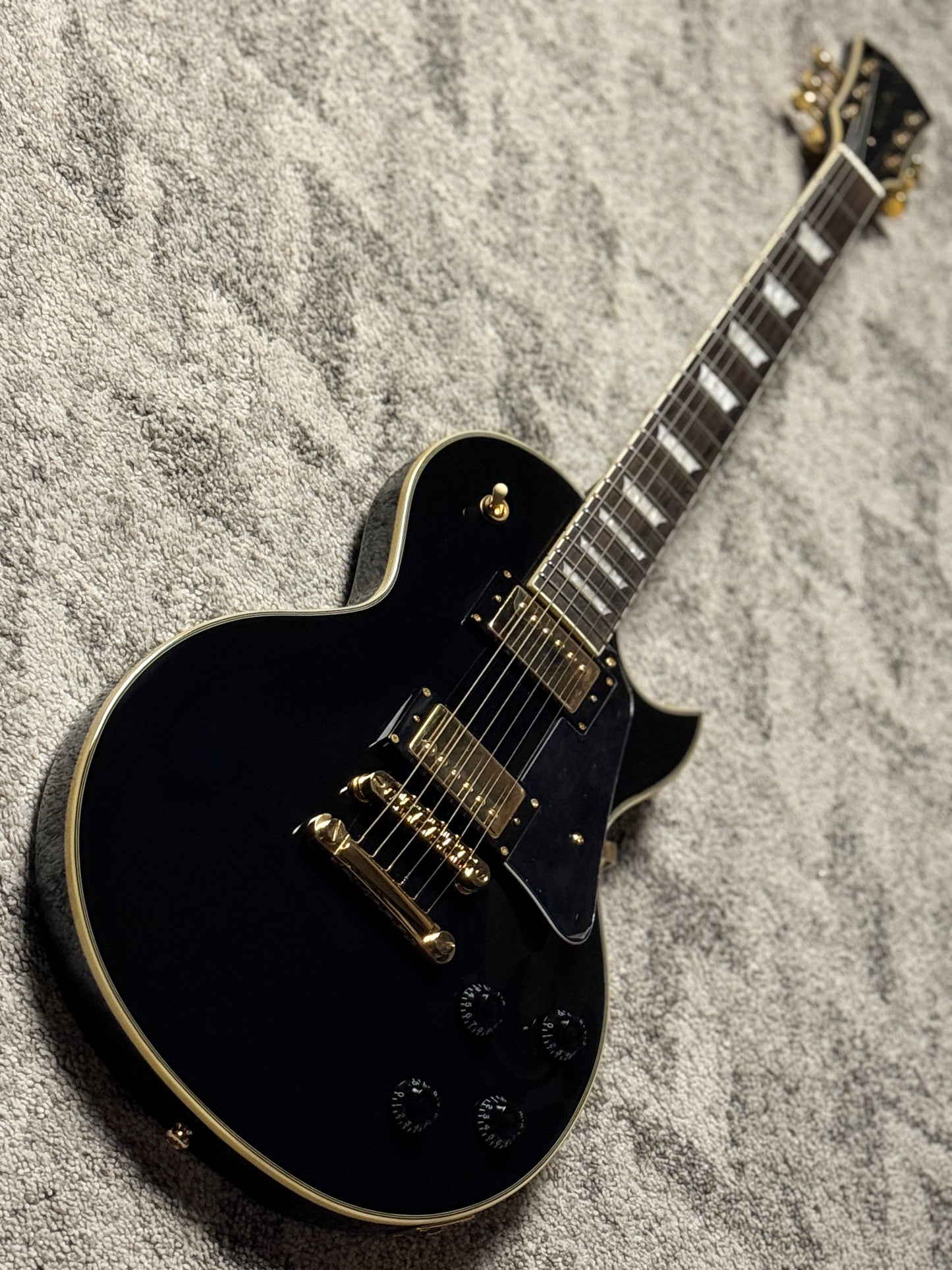 Sire Larry Carlton L7 in Black