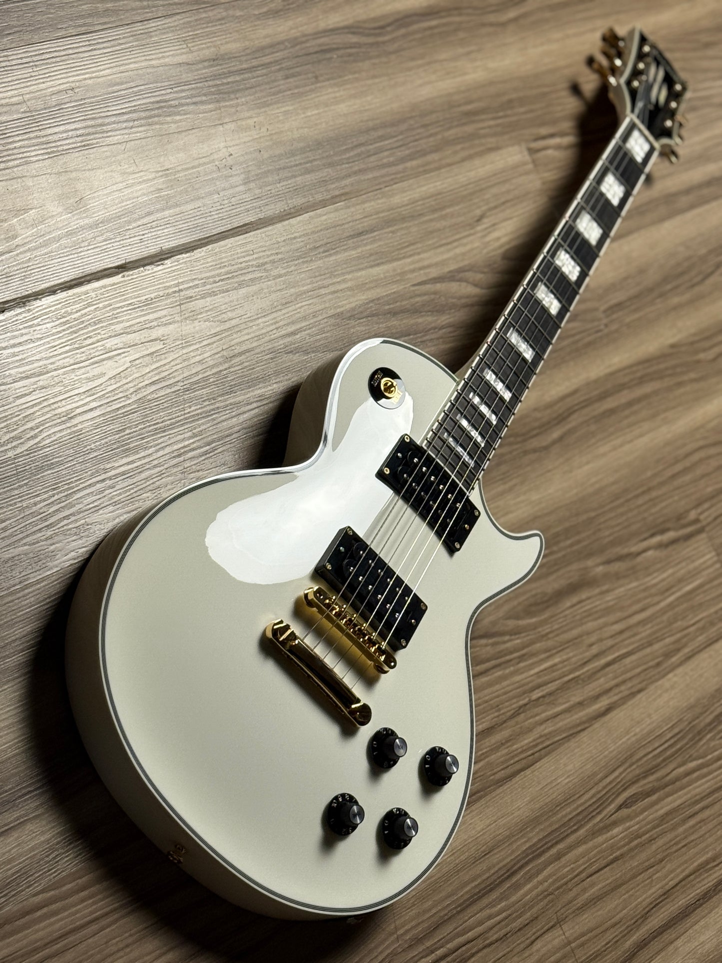ESP Edwards Les Paul Custom in White
