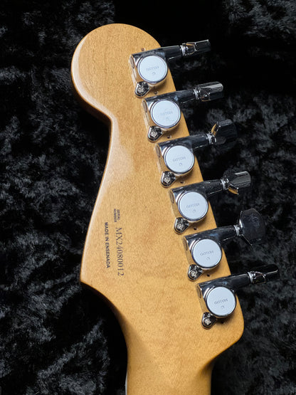 Fender Kurt Cobain Signature Jaguar 3-Color Sunburst MX24080012