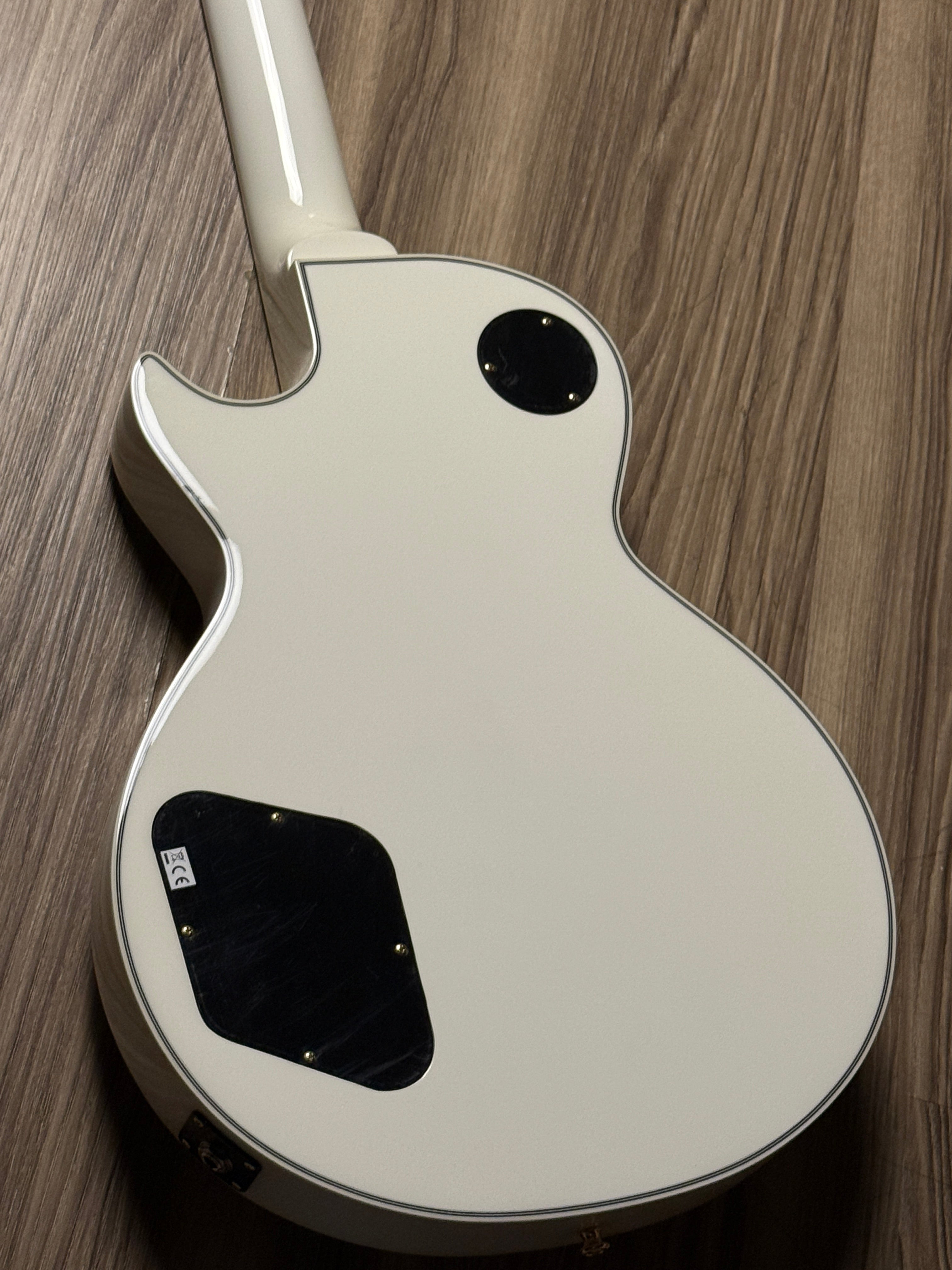 ESP Edwards Les Paul Custom in White – nafiriguitar.com