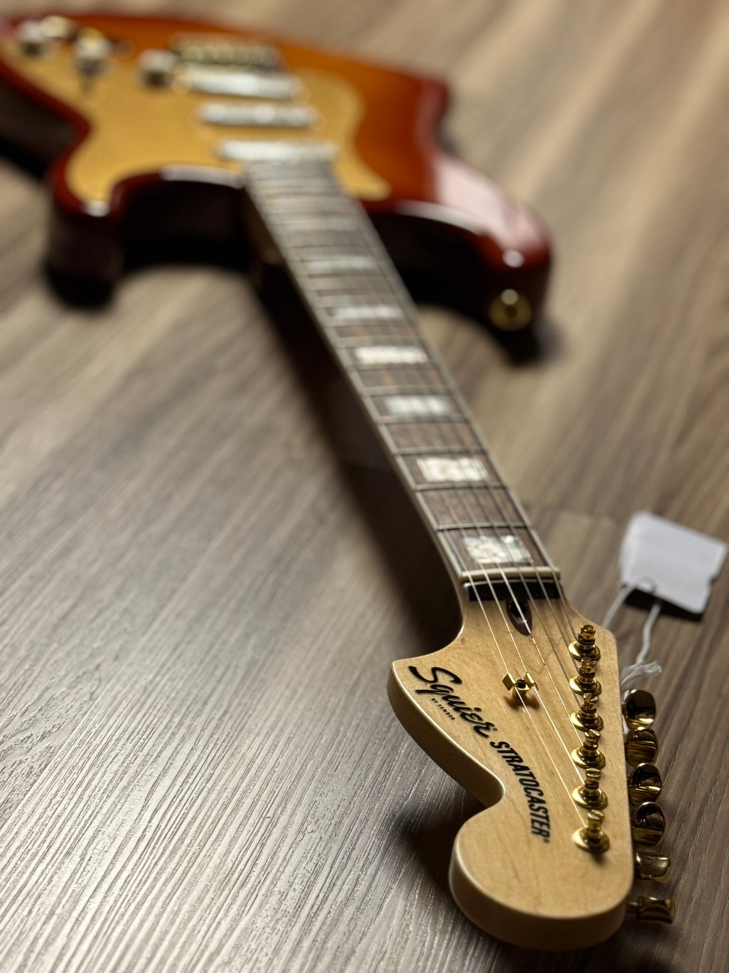 Squier 40th Anniversary Gold Edition Stratocaster in Sienna Sunburst (USED) ISSF22003676