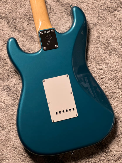 Fender FSR Collection Traditional Late 60s Stratocaster with RW FB in Ocean Turquoise Metallic JD23025934
