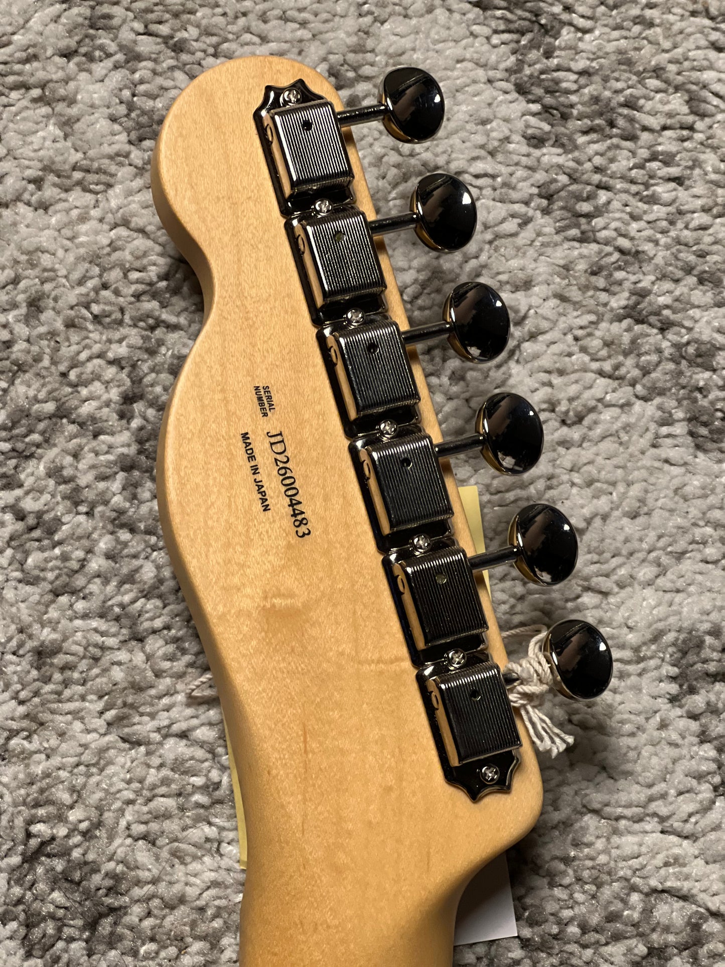 Fender Japan Hybrid II Telecaster with Maple FB in 3 Tone Sunburst JD26004483