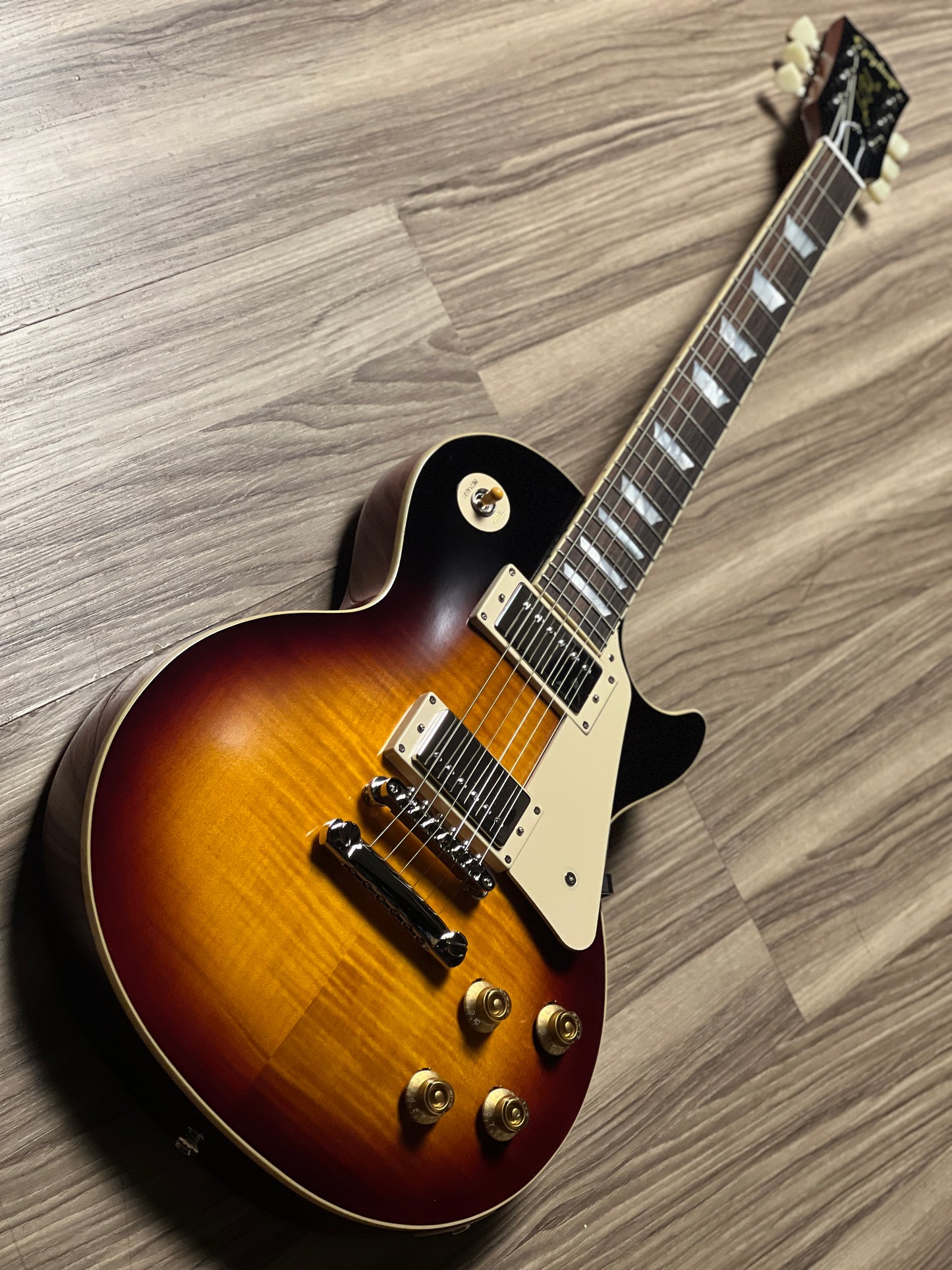 Epiphone 1959 Les Paul Standard Reissue in Washed Bourbon Burst w/Case 25011520083