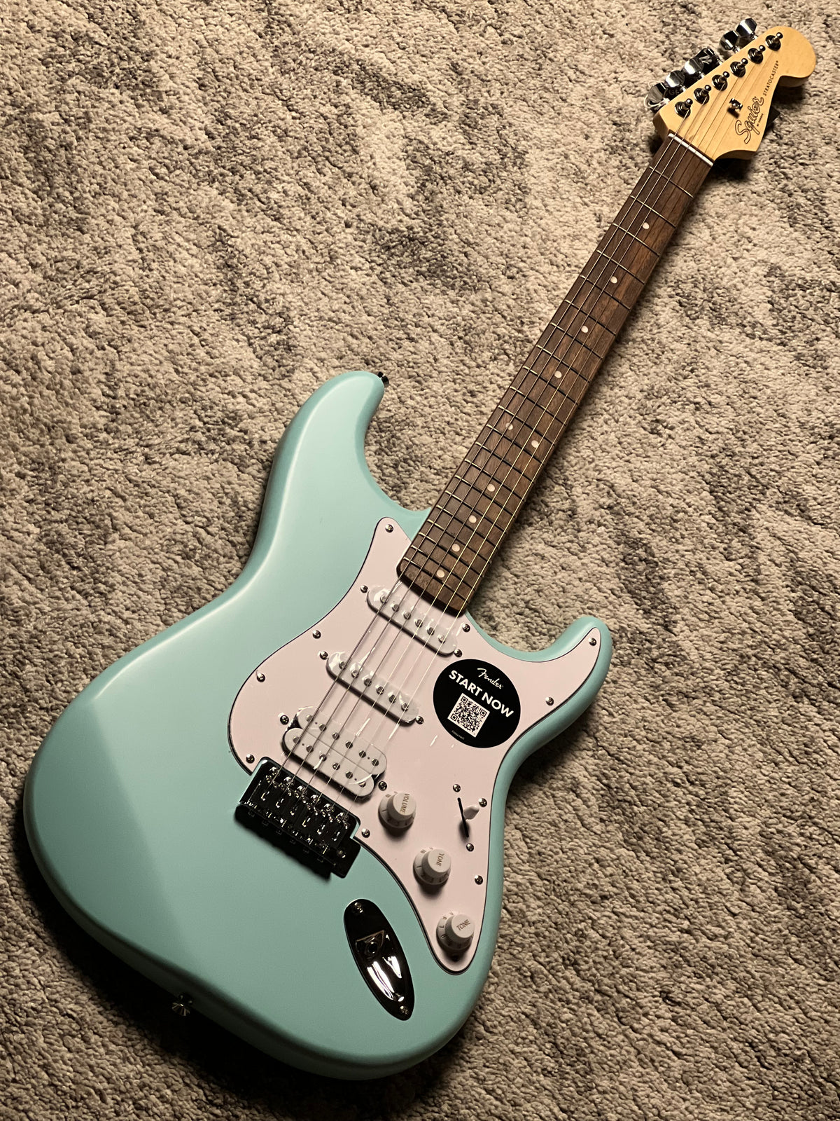Squier Debut Series Stratocaster HSS with Laurel FB in Daphne Blue