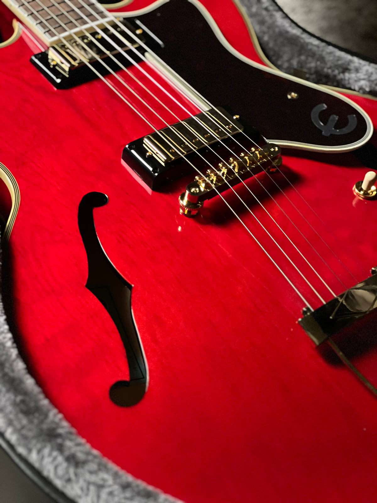 Epiphone Masterbilt Gem Archer Sheraton Electric Guitar in Cherry Red 26011512332