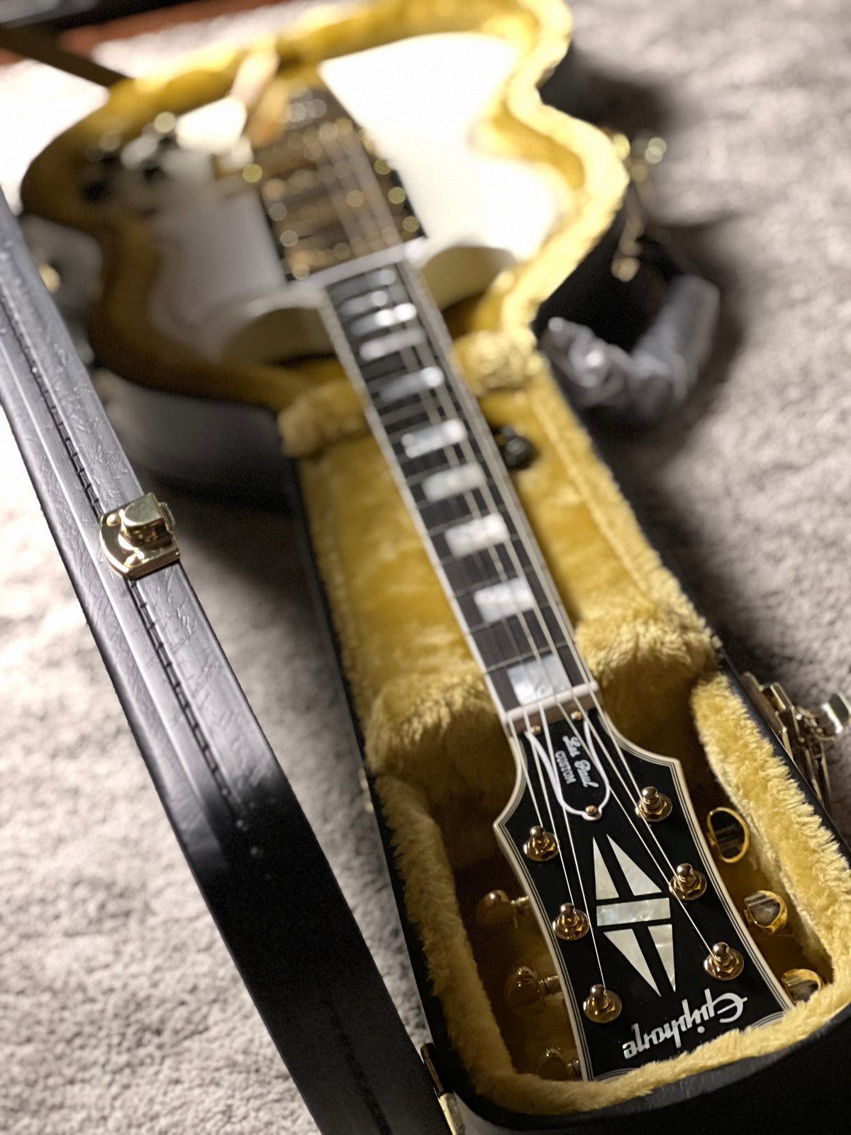 Epiphone 1963 Les Paul SG Custom With Maestro Vibrola in Classic White 26031520675