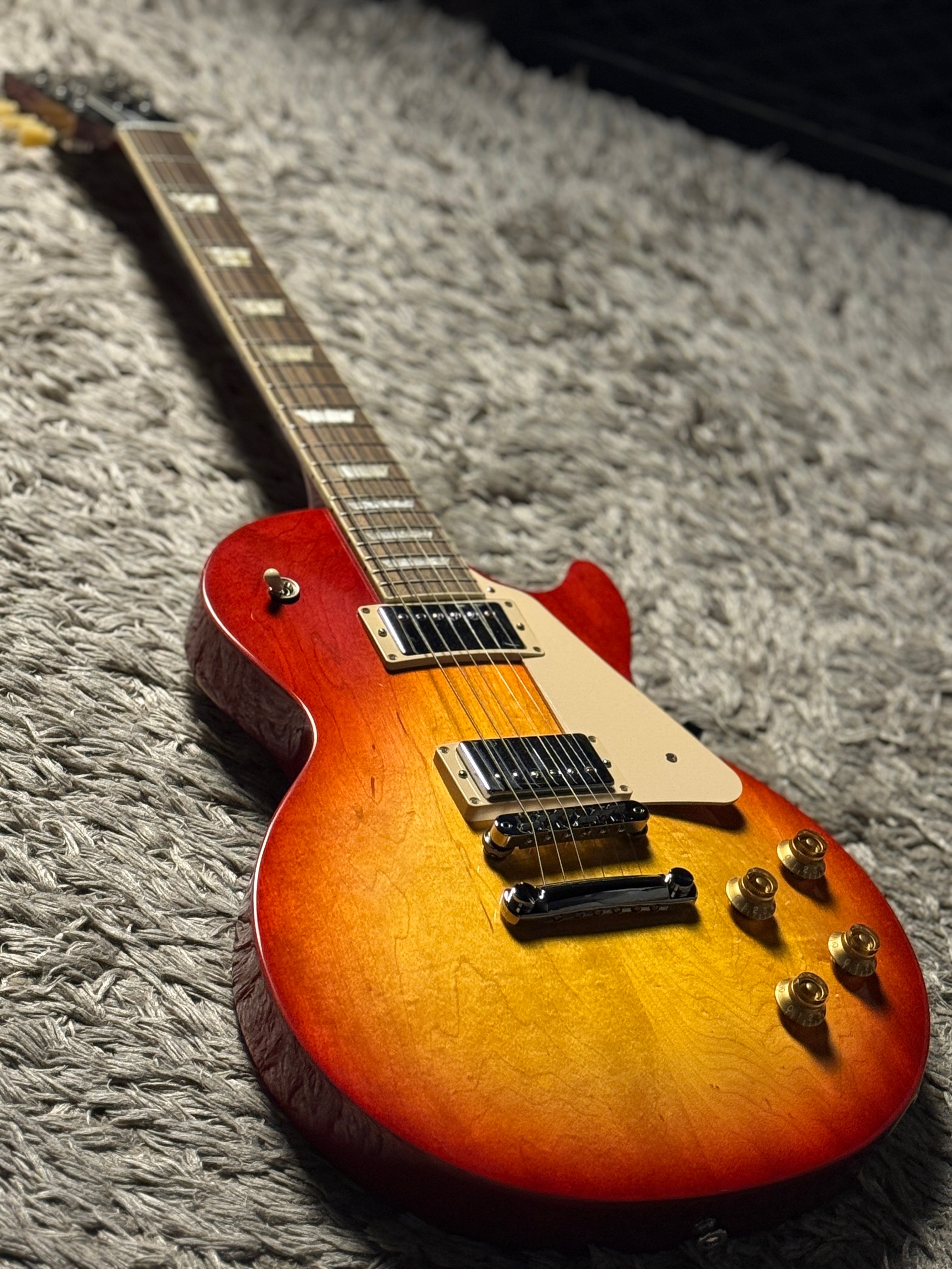 ギター gibson lespaul studio cherry sunburst Gibson Les Paul Studio Electric Guitar - Cherry Sunburst