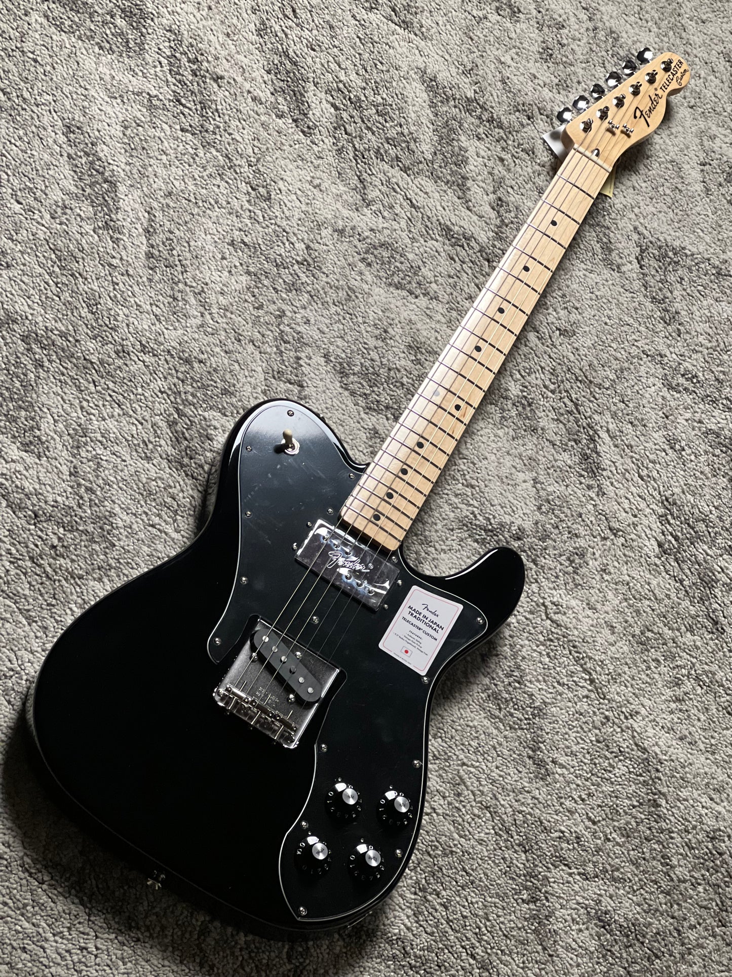 Fender Japan Traditional II 70s Telecaster Custom with Maple FB in Black JD26002622