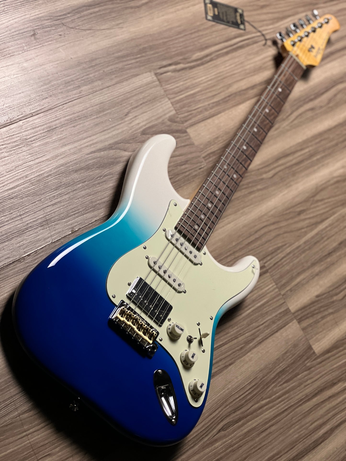 SQOE SEST1001 HSS Custom Shop Series in Belair Blue Limited Edition with Hardshell Case