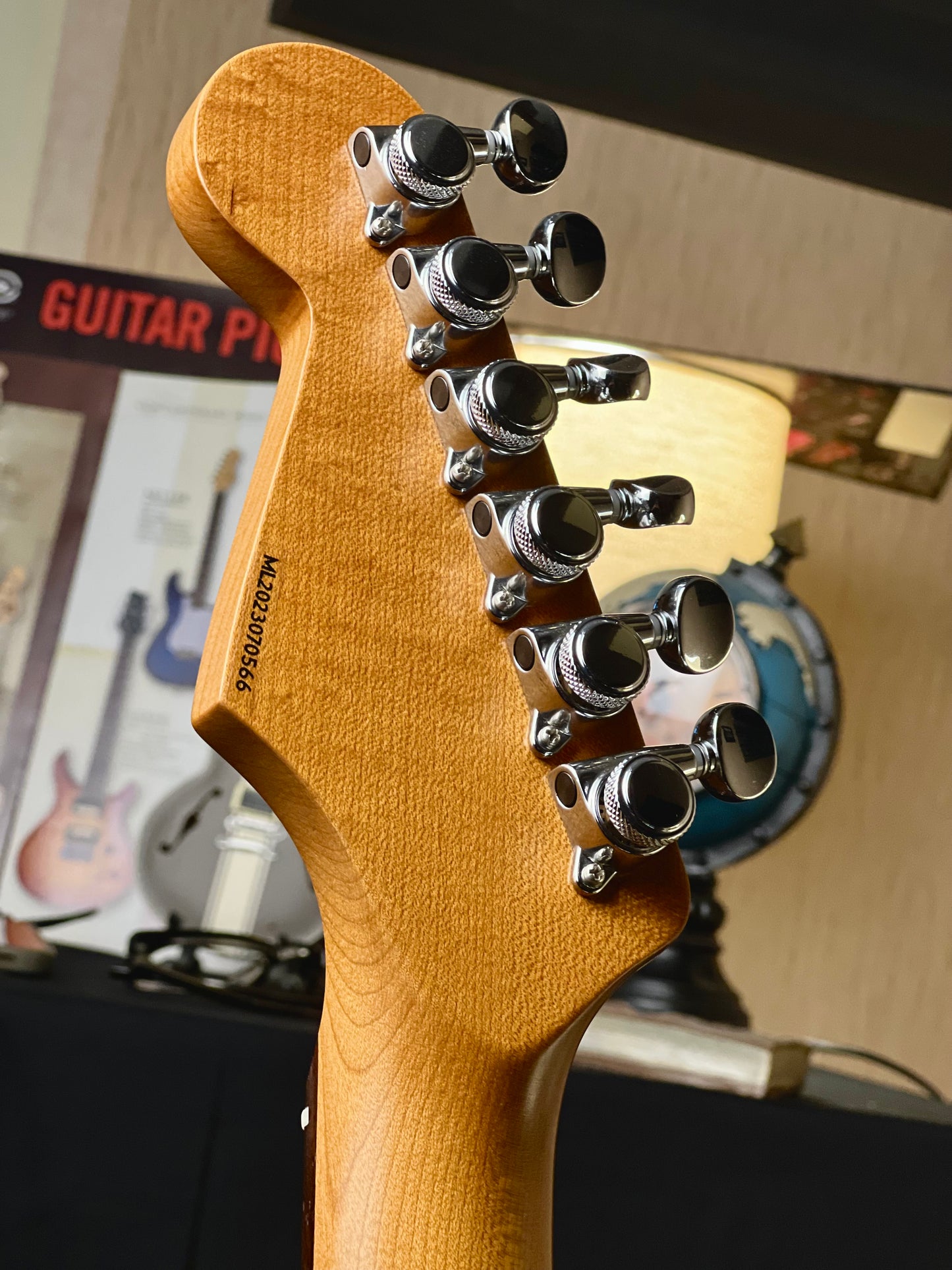 Dhatarattha Classic DST HSS in Sonic Blue over Sunburst with Rosewood FB and Nitrocellulose Lacquer Relic