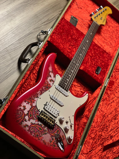 SQOE SEST1100 HSS Custom Shop Series in Pink Paisley Limited Edition with Hardshell Case