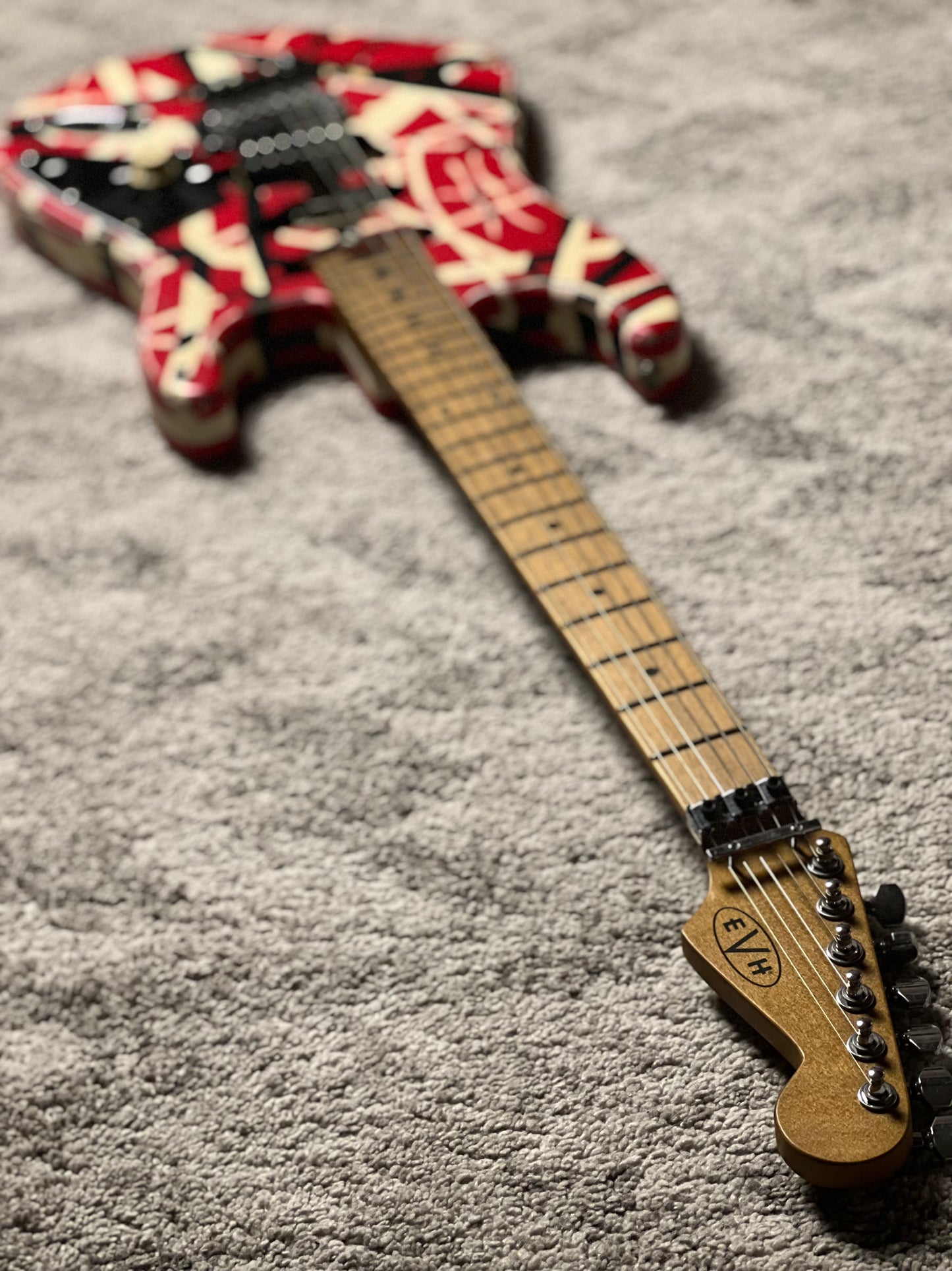 EVH Striped Series Frankenstein Relic - Red/Black/White EVH2202273