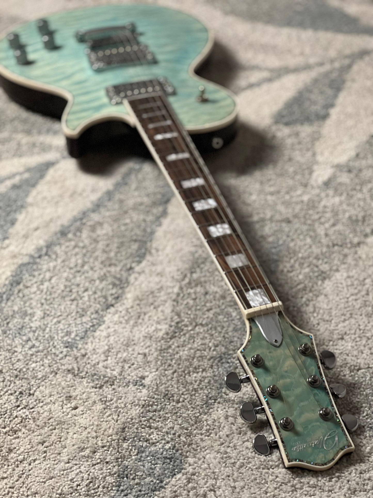 Dhatarattha Custom DLP in Seafoam Green with 5A Quilt Top