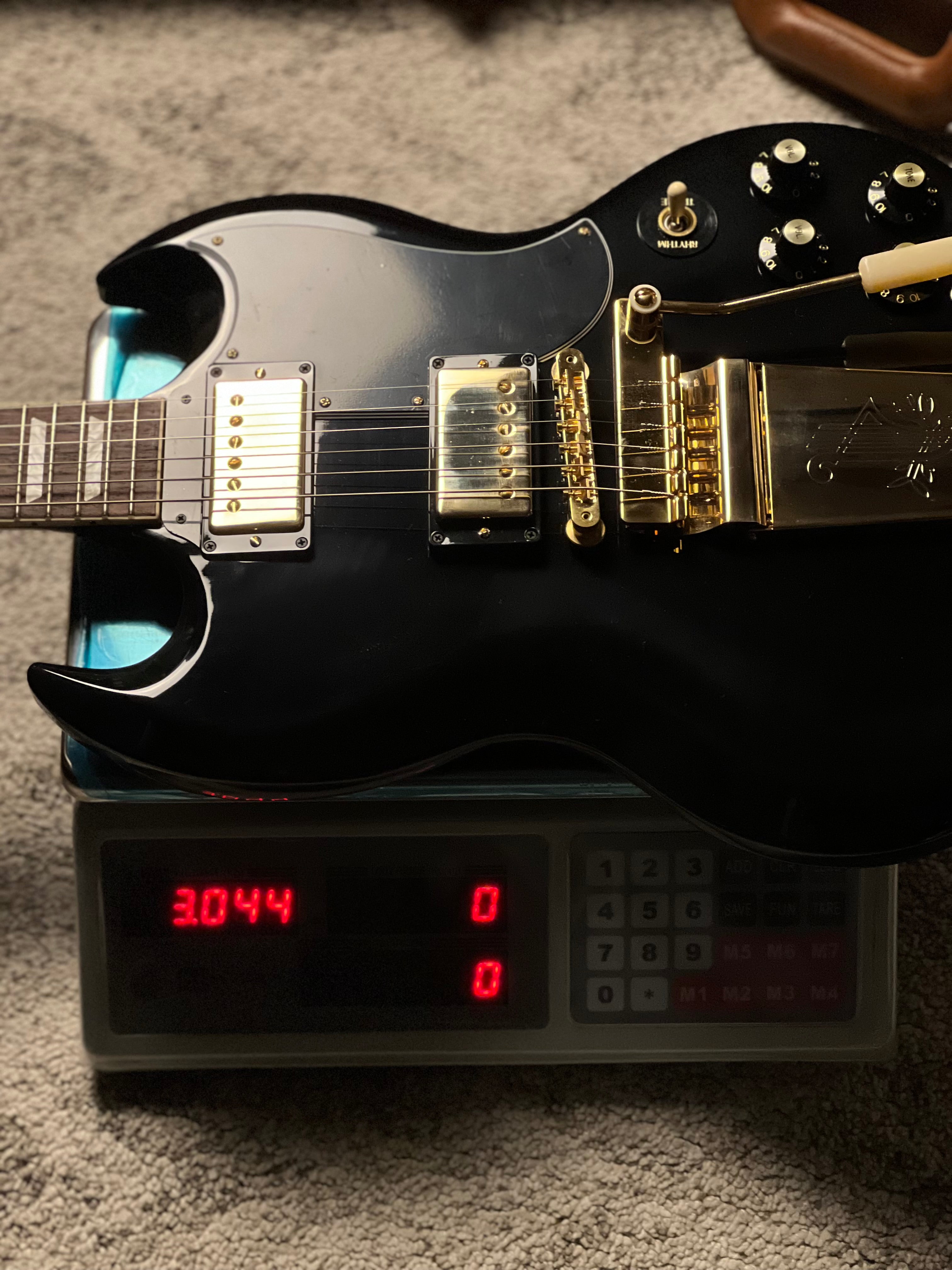 Gibson SG Standard '61 Maestro Vibrola T-Type in Ebony w/Case