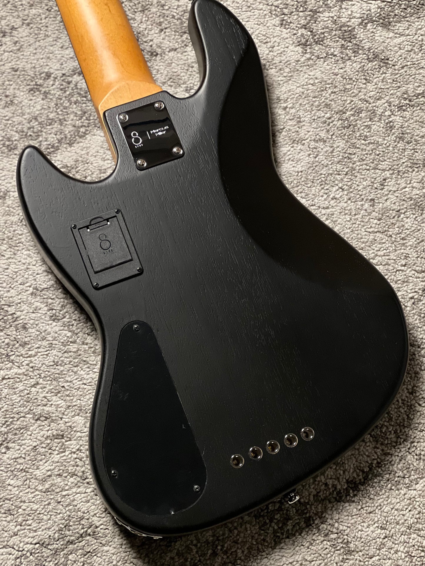 Sire Marcus Miller Super-J V6-5 String Solid Ash Top in Black