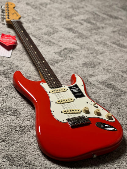 Fender Player II Stratocaster with RW FB in Coral Red