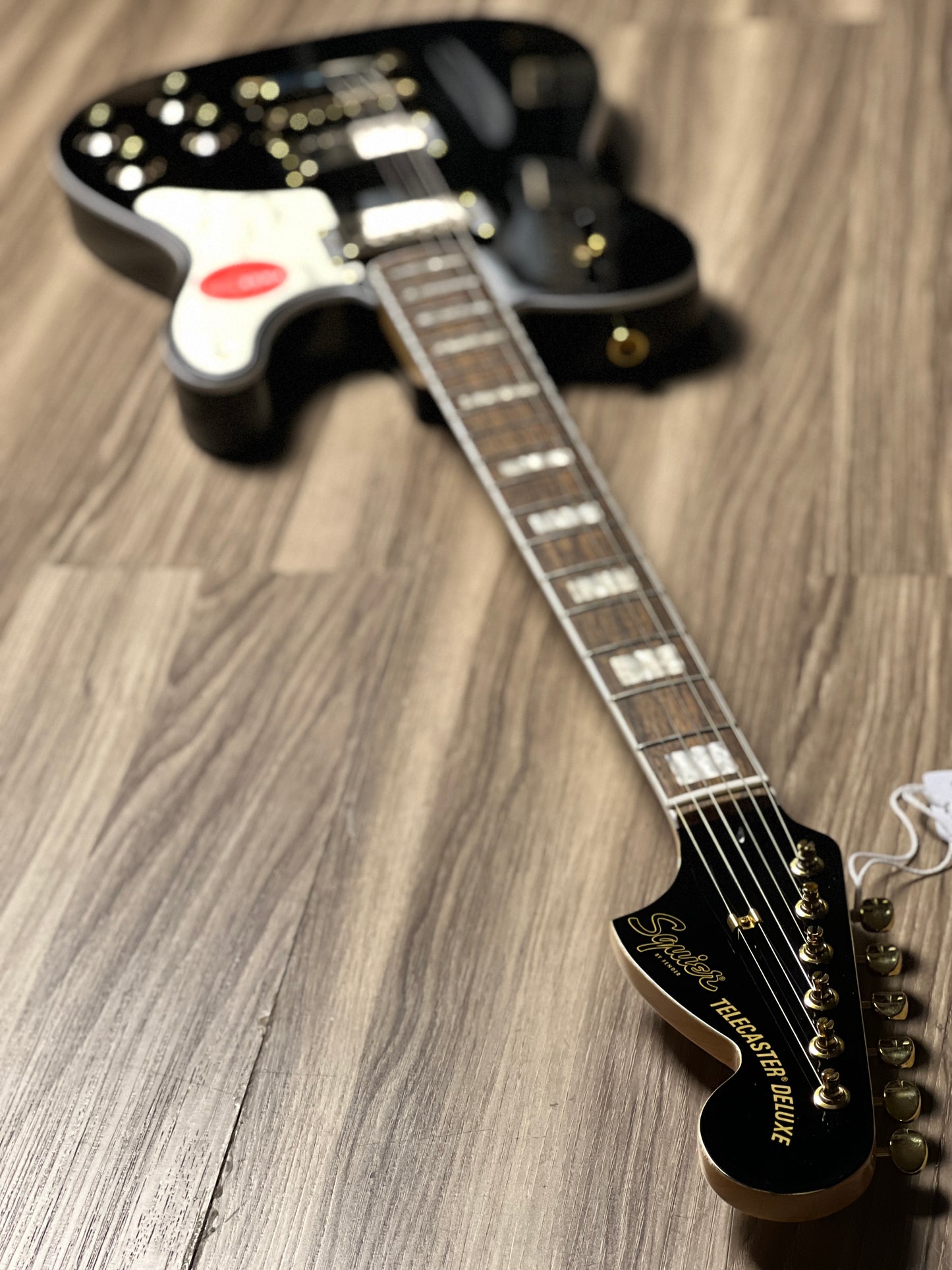 Squier Limited Edition Paranormal Troublemaker Telecaster Deluxe with Laurel FB in Black