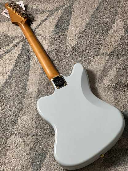 Soloking JM40 Offset Deluxe in Polar White with Gold Hardware