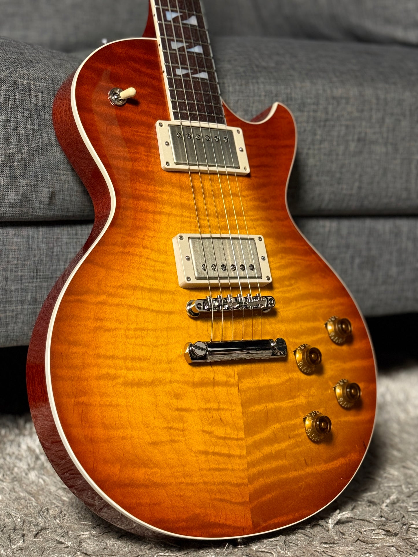 Saito 33BEYOND in Tea Burst 25009