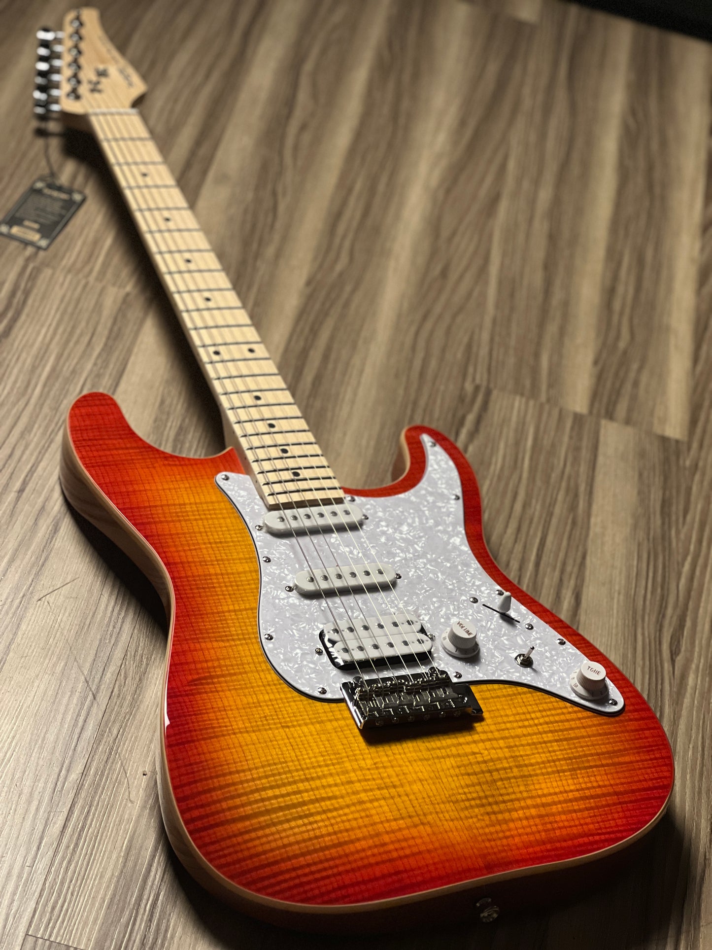 SQOE SEIB680 HSS with Flame Maple Top in Cherry Sunburst