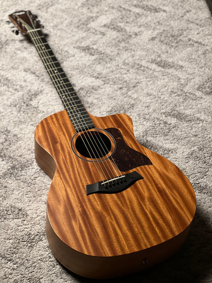 Taylor 24ce Sapele/Mahogany Grand Auditorium Acoustic-Electric Guitar