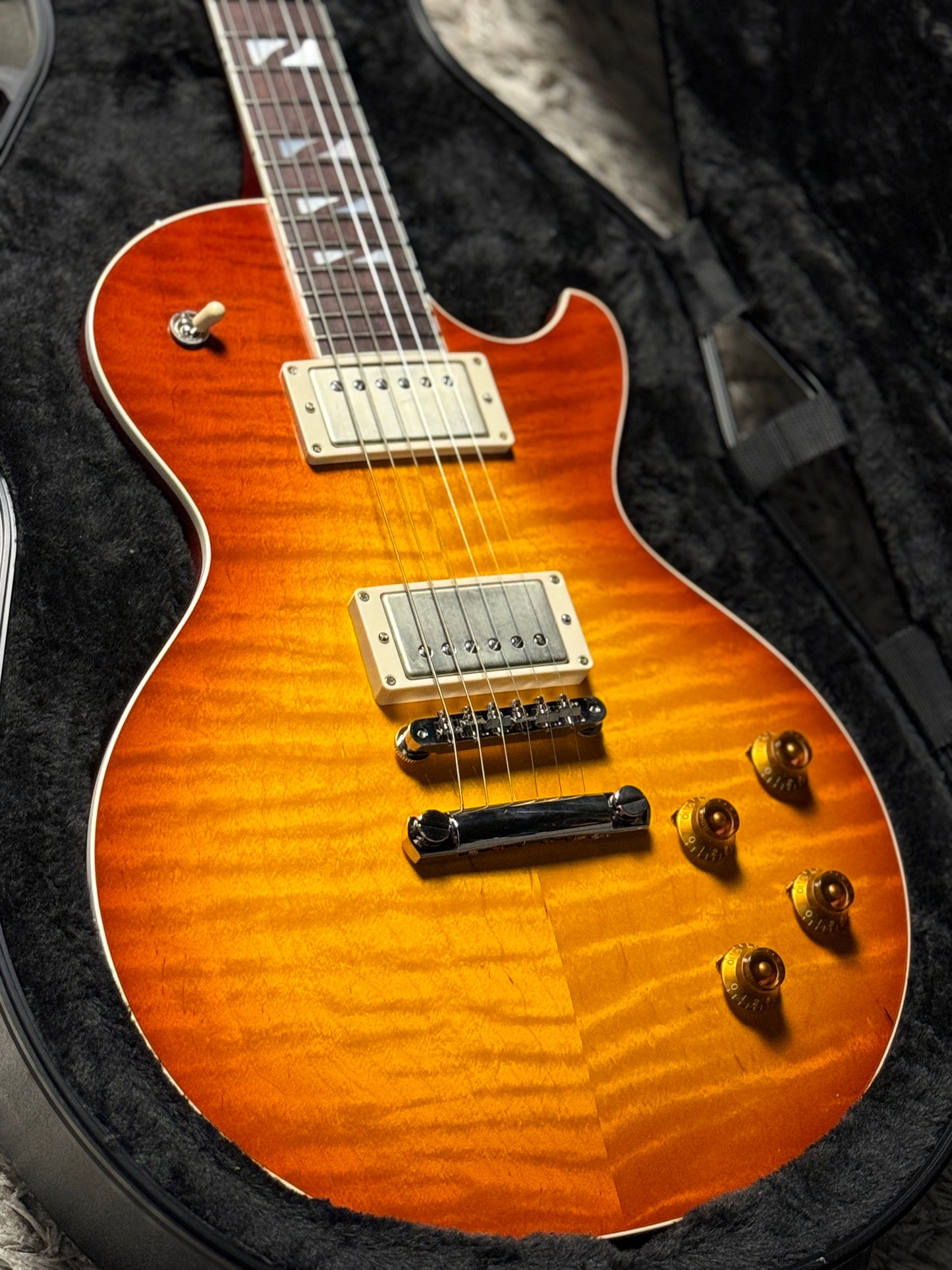 Saito 33BEYOND in Tea Burst 25009