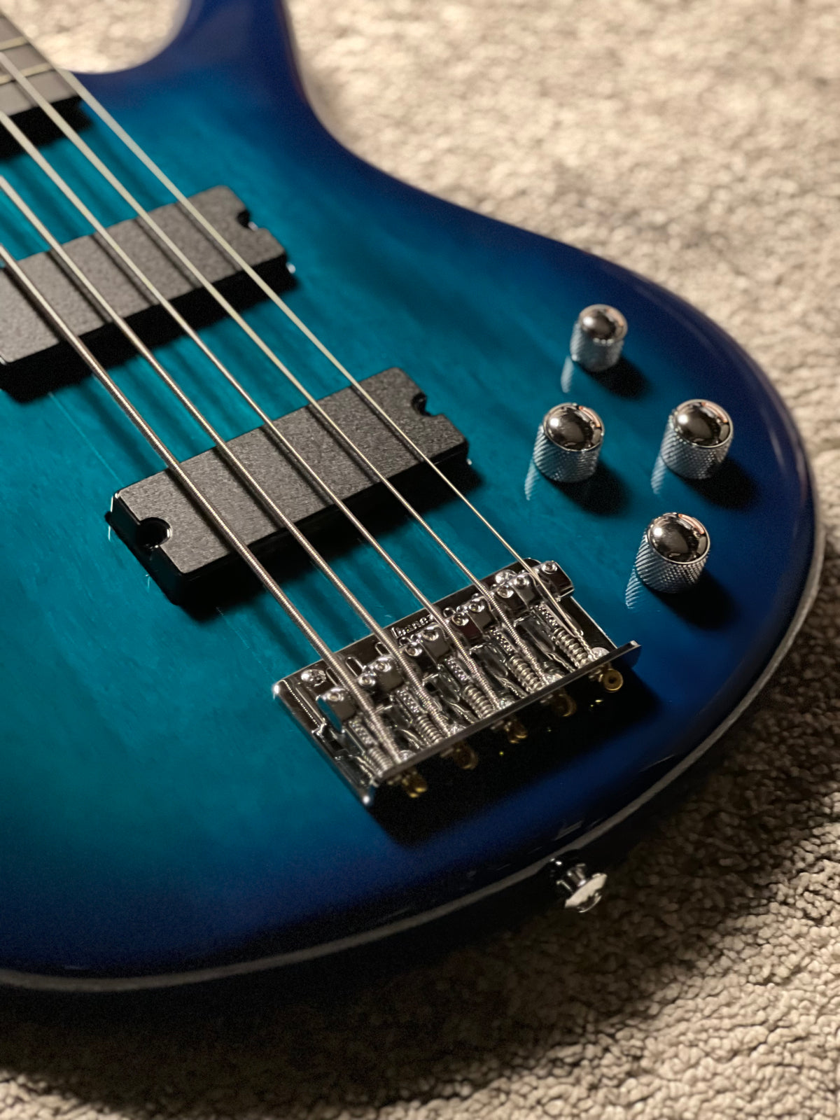 Ibanez GSR205-BMT 5-String in Blue Moon Burst