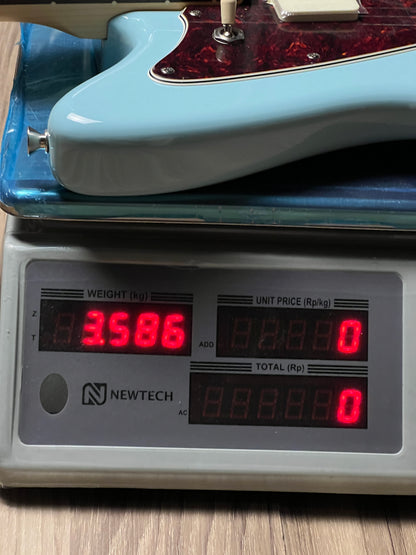 Fender FSR Collection Hybrid II Jazzmaster With RW FB in Daphne Blue JD23018862