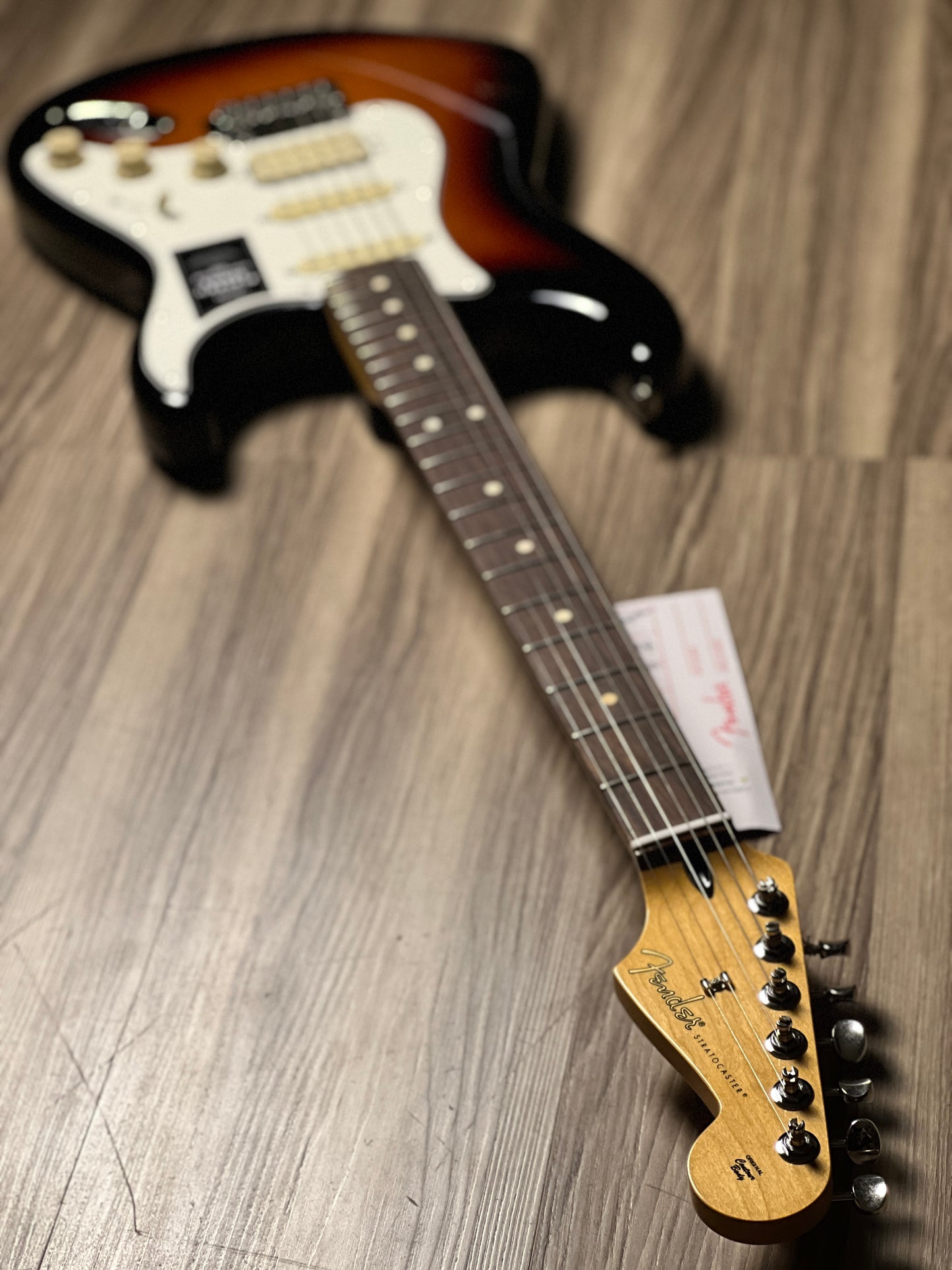 Fender Player II Stratocaster HSS With RW FB In 3-Tone Sunburst