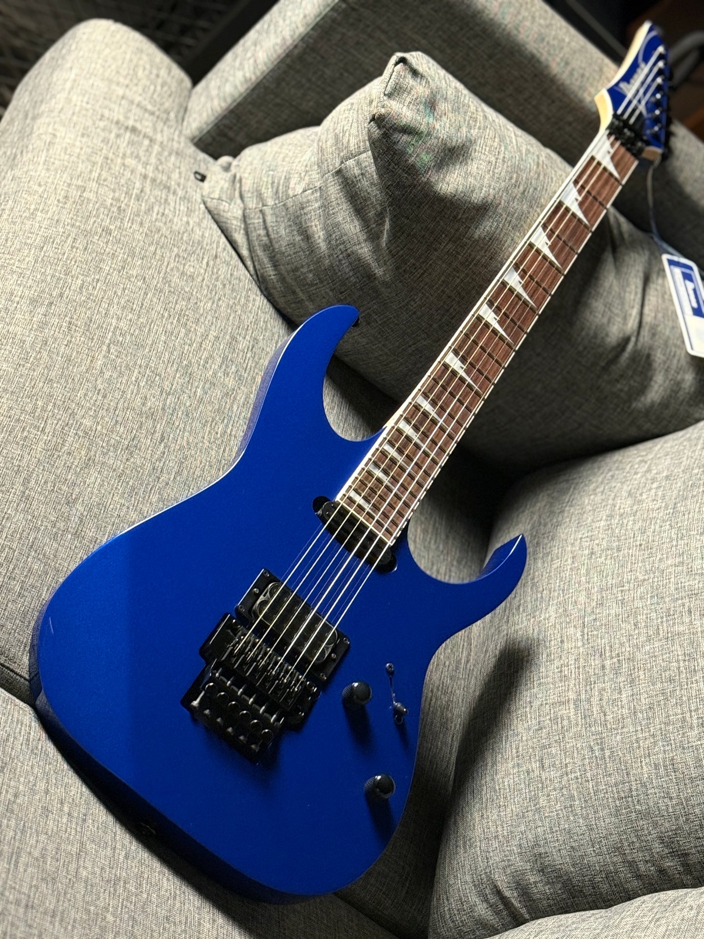 Ibanez RG565R Genesis Collection in Laser Blue