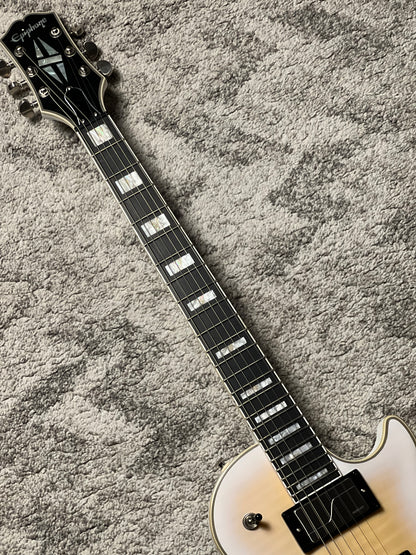 Epiphone Les Paul Prophecy Inspired by Gibson in Aged White Tiger