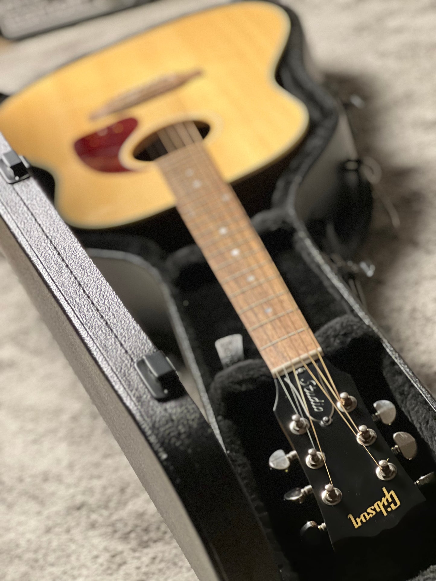 Gibson Acoustic J-45 Studio Walnut in Antique Natural 20393016