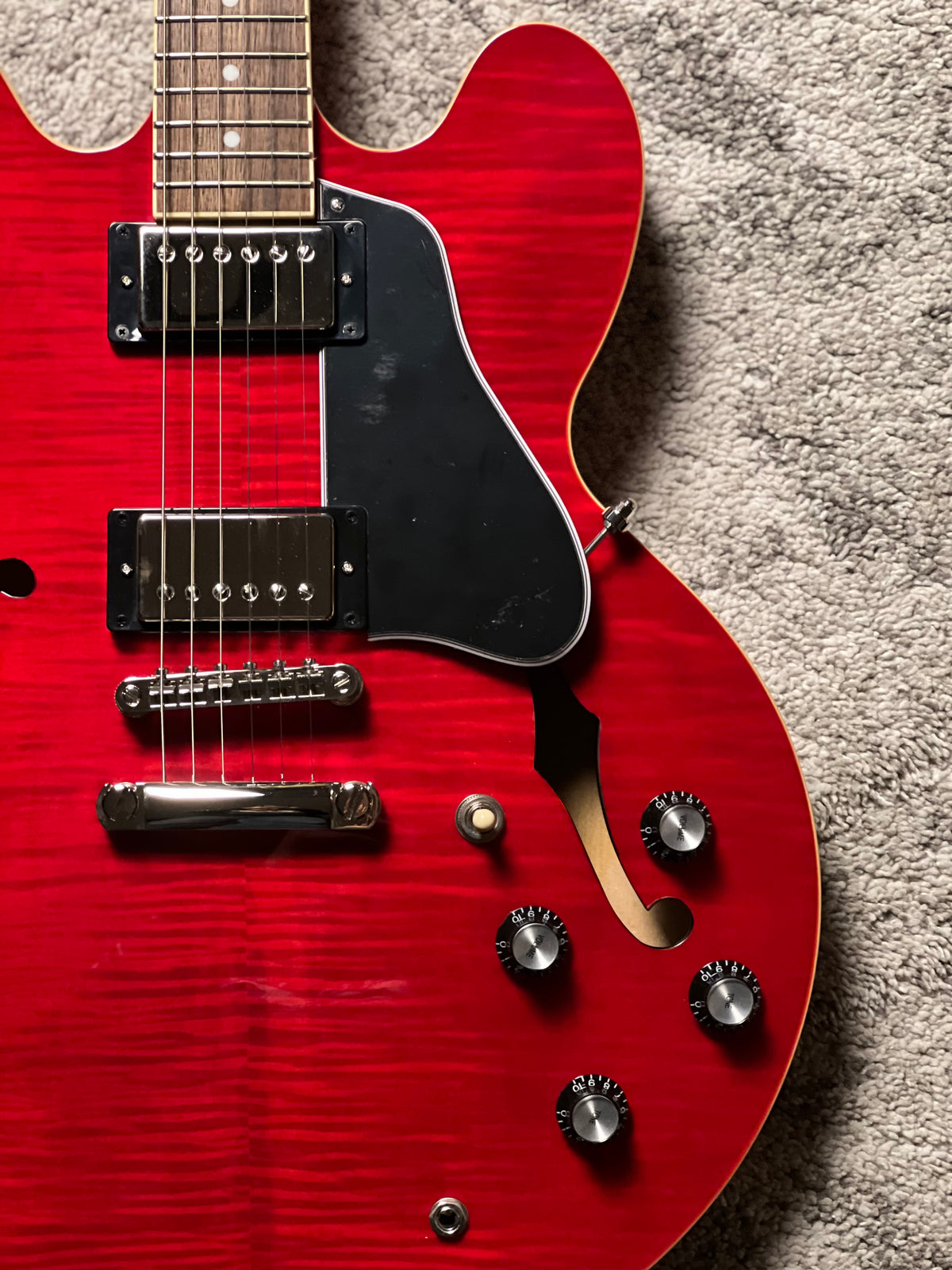 Epiphone Inspired by Gibson ES-335 Figured in Cherry 57 Classics