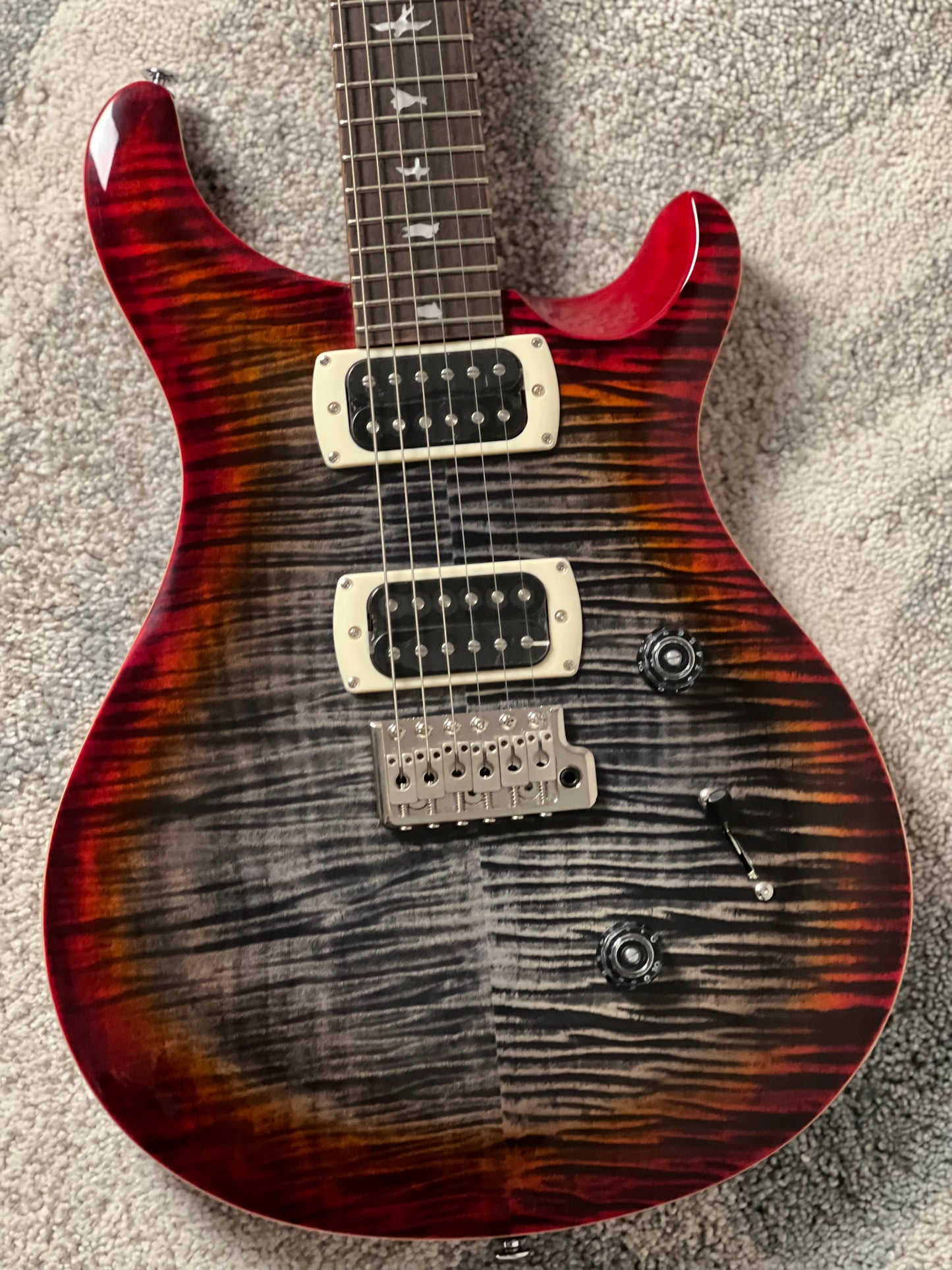 PRS SE Custom 24 Flame in Charcoal Cherry Burst