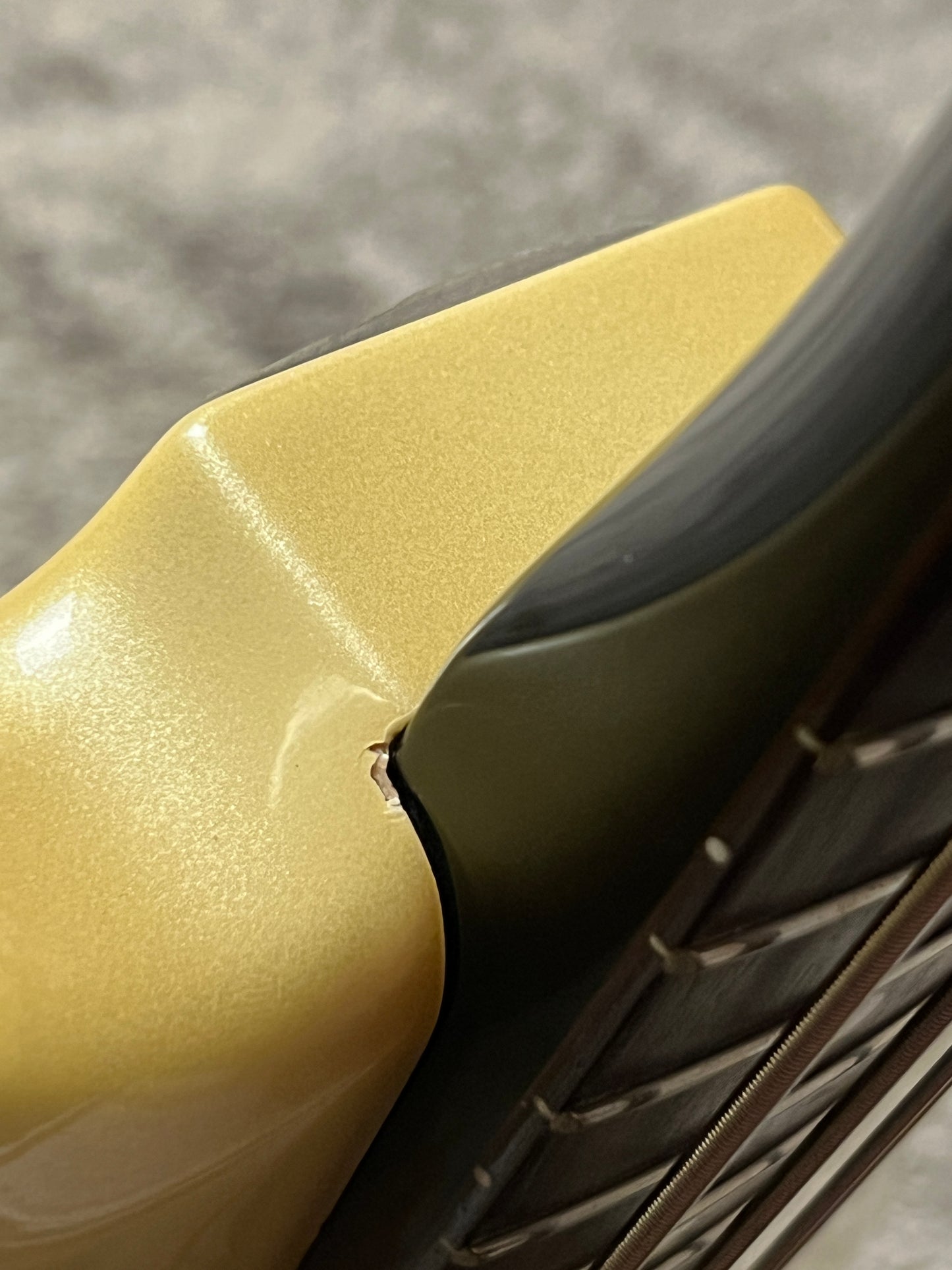 Fender Duff McKagan Precision Bass Guitar with Gigbag with RW FB in Pearl White MX22700286 (B Stock)