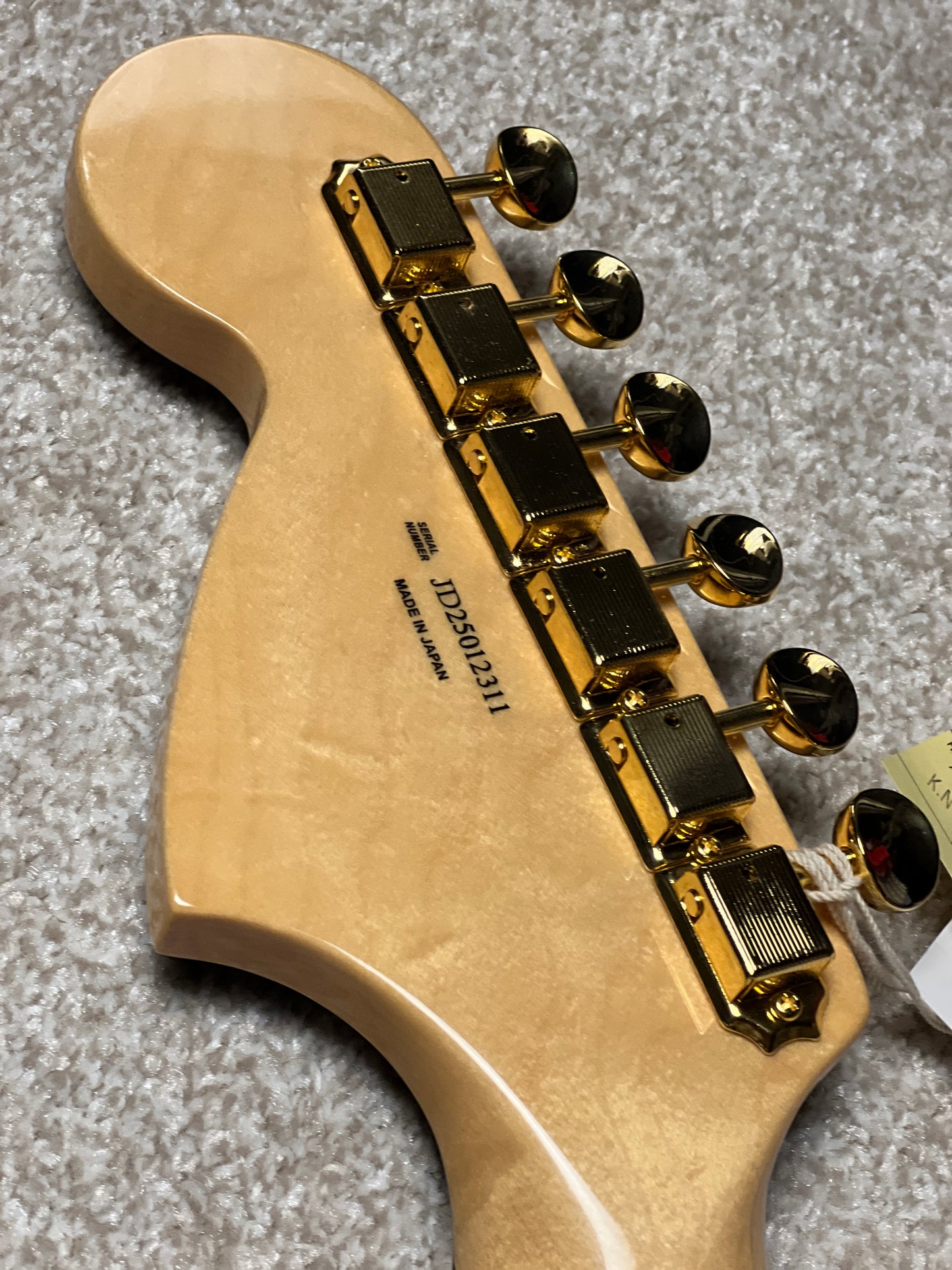 Fender Japan Traditional 2025 Collection 60s Mustang with RW FB in Black Pearl JD25012311