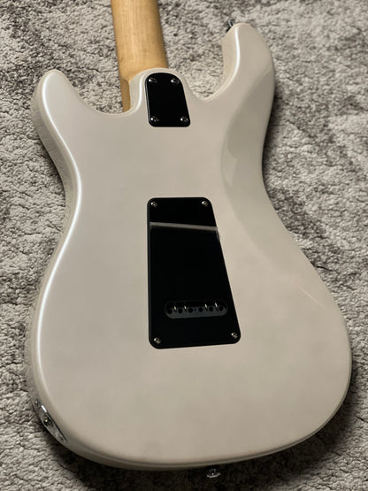 PRS SE NF3 With Maple Fingerboard In Pearl White CTI G039507 (USED)